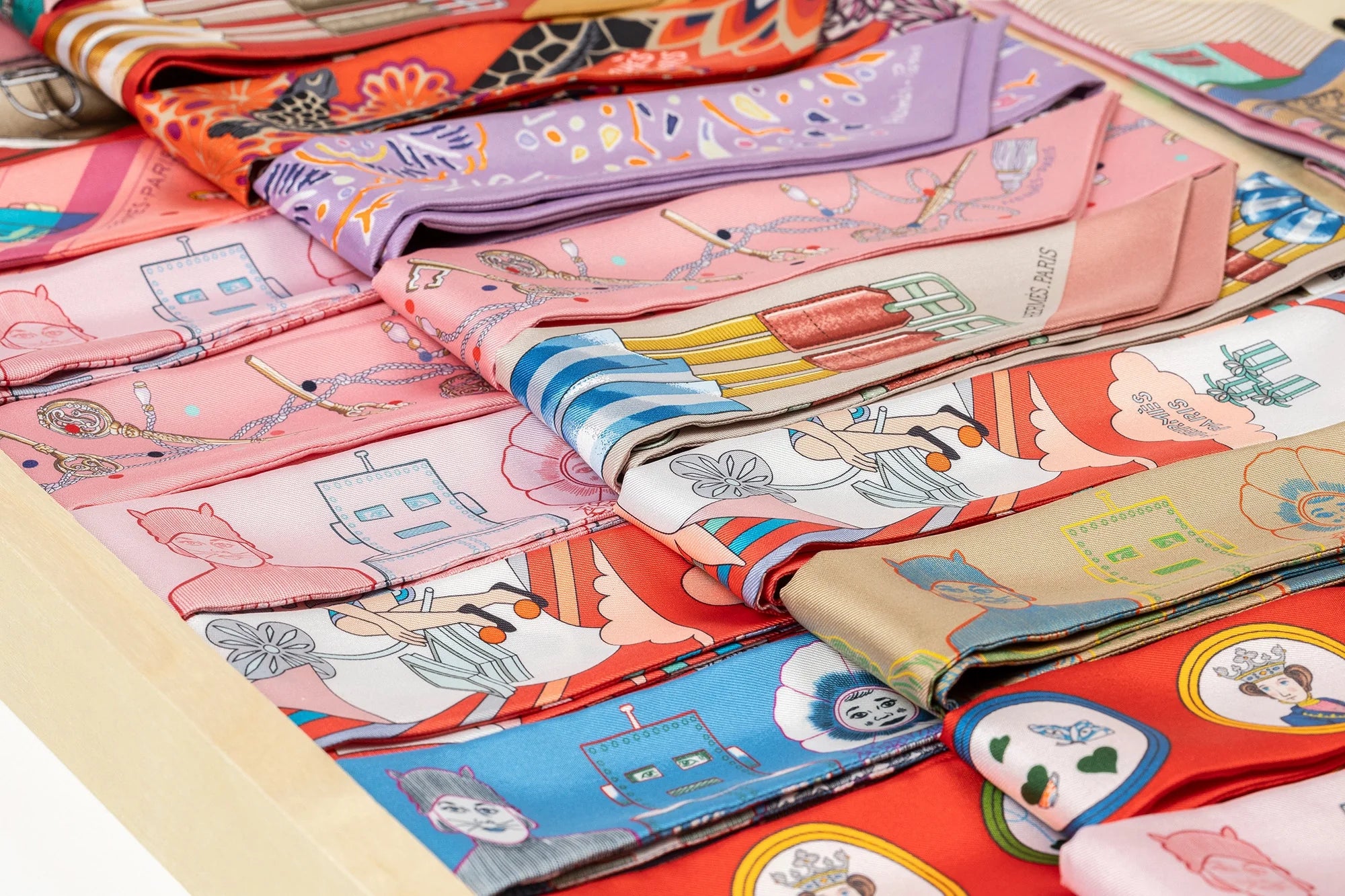 Instagram vs. Xiaohongshu: How Social Platforms Drive Hermès Demand