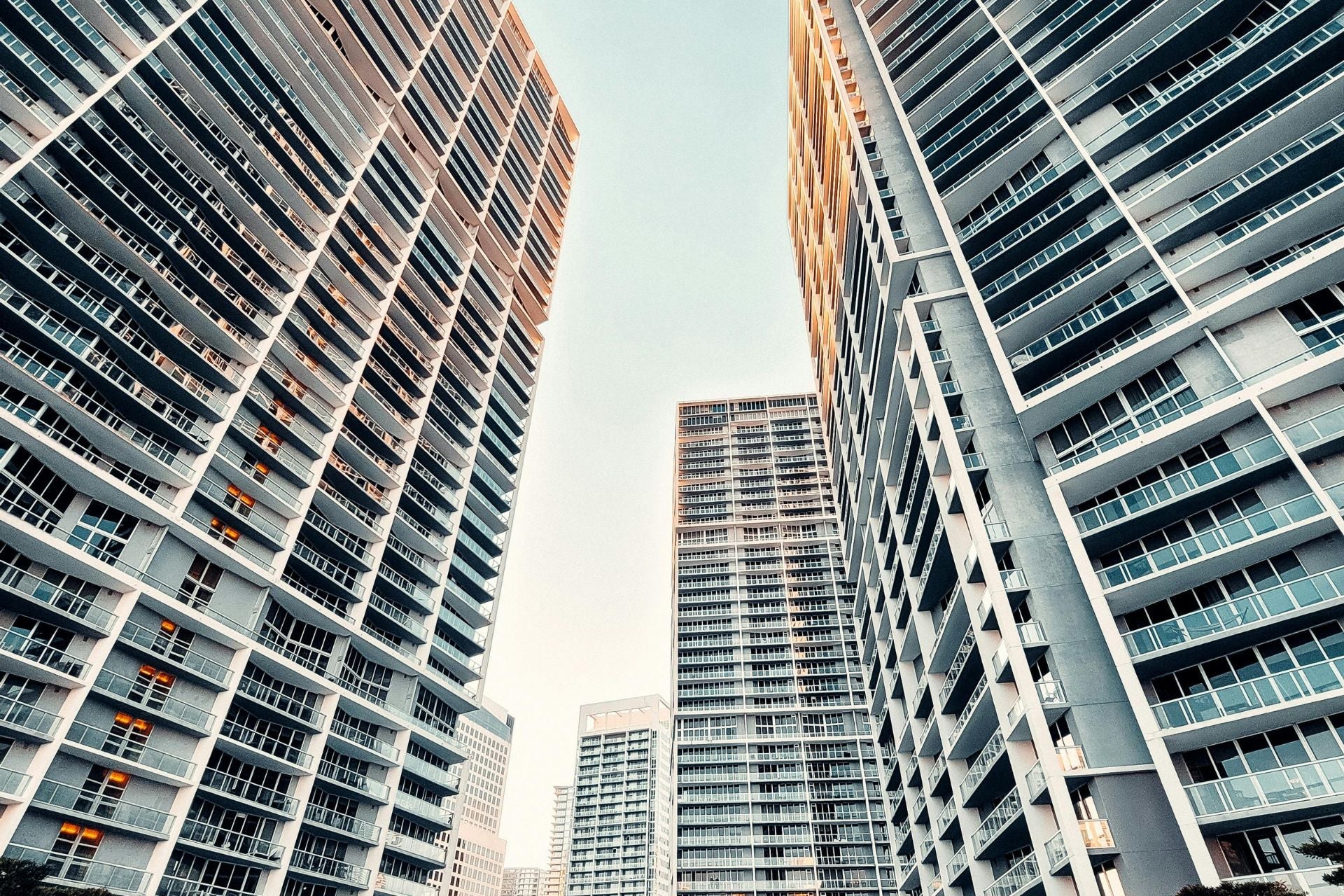 Vintage vs New Van Cleef Pieces: Which Attracts More Consignment Buyers?