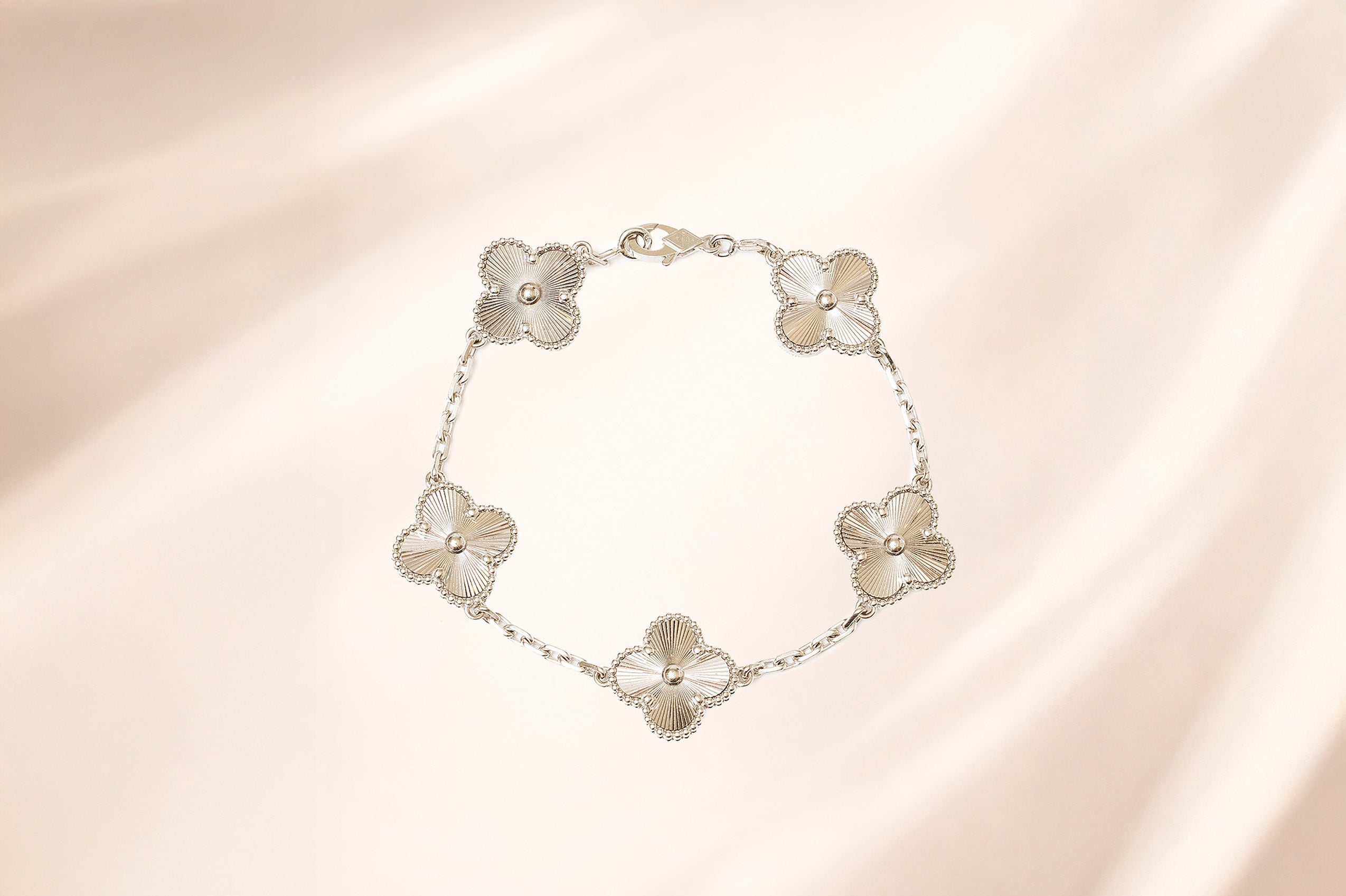 Understanding the Price Appreciation of Van Cleef & Arpels Onyx Pieces