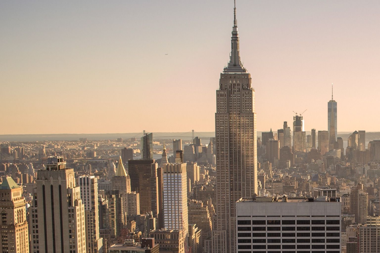 Instagram vs. Xiaohongshu: How Social Platforms Drive Hermès Demand