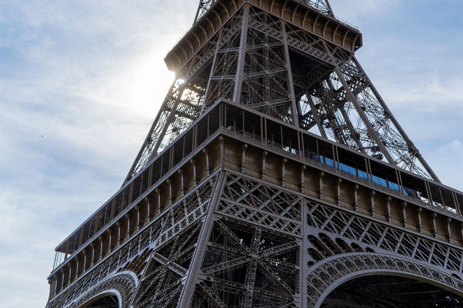 Cross‑Border Duties & Brokerage: A Buyer’s Guide (U.S. ↔ Canada)