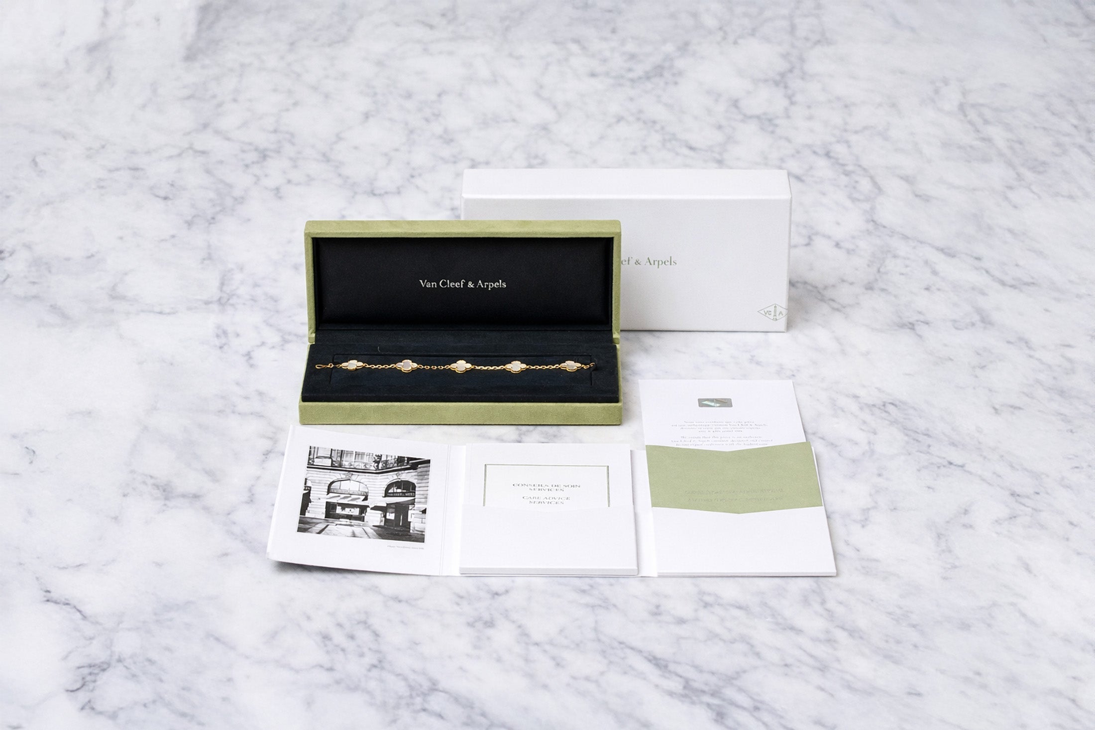 Identifying Van Cleef & Arpels Vintage vs. Modern Pieces Accurately