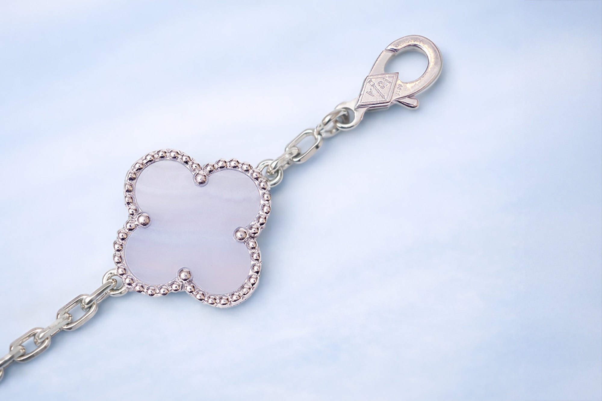 What Buyers Check First When Purchasing Pre-Owned Van Cleef & Arpels