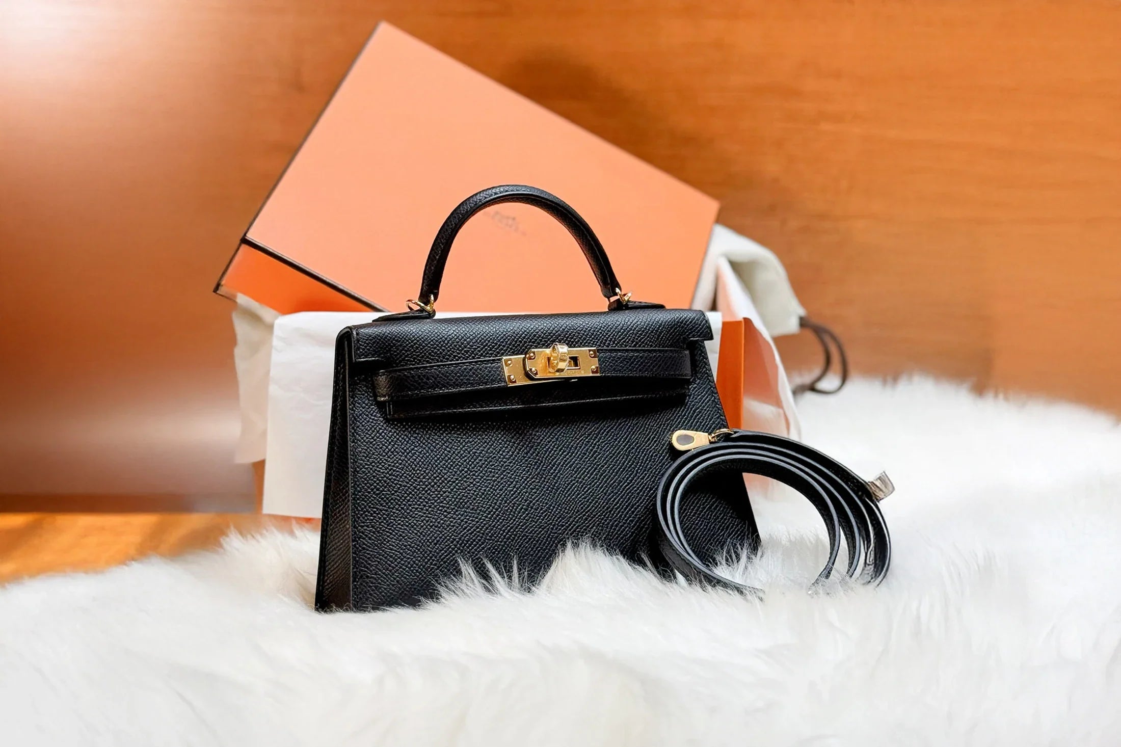Common Red Flags in Fake Hermès Bags: How to Spot Counterfeits Easily