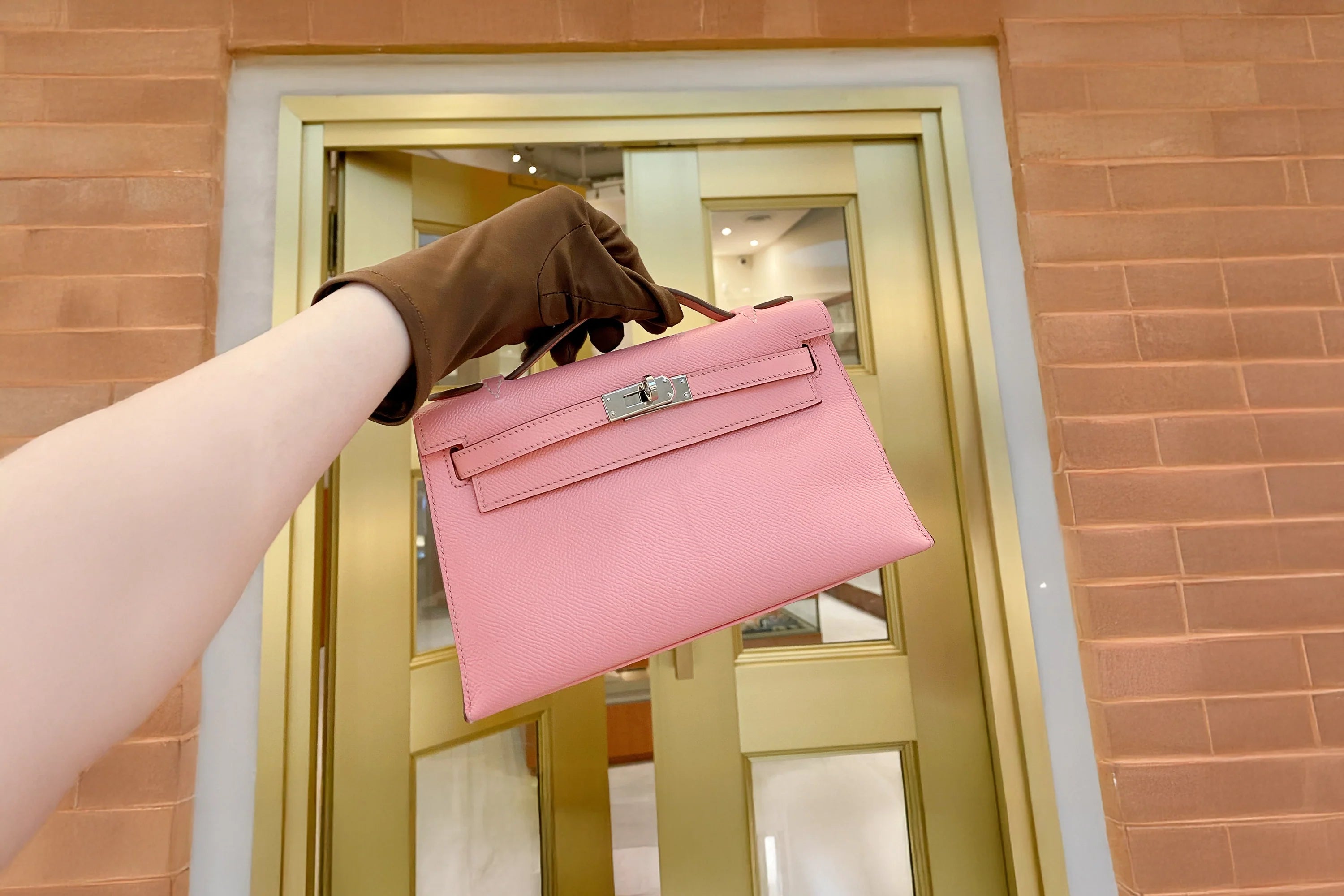 Understanding Price Fluctuations in the Luxury Handbag Market