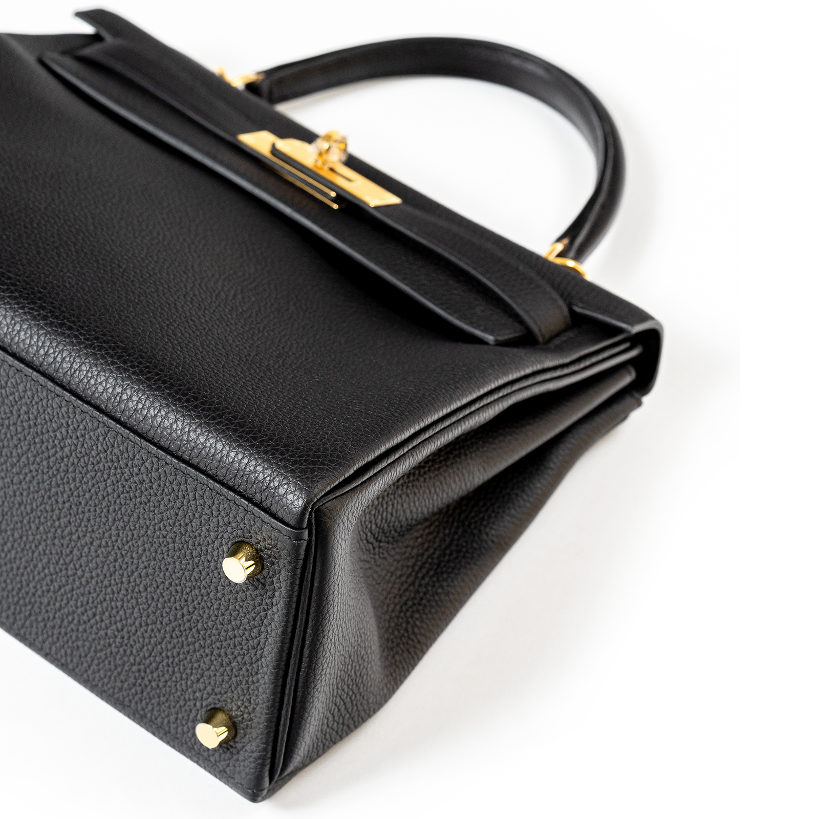 Hermès Kelly Retourne 28 Black Togo Gold Hardware