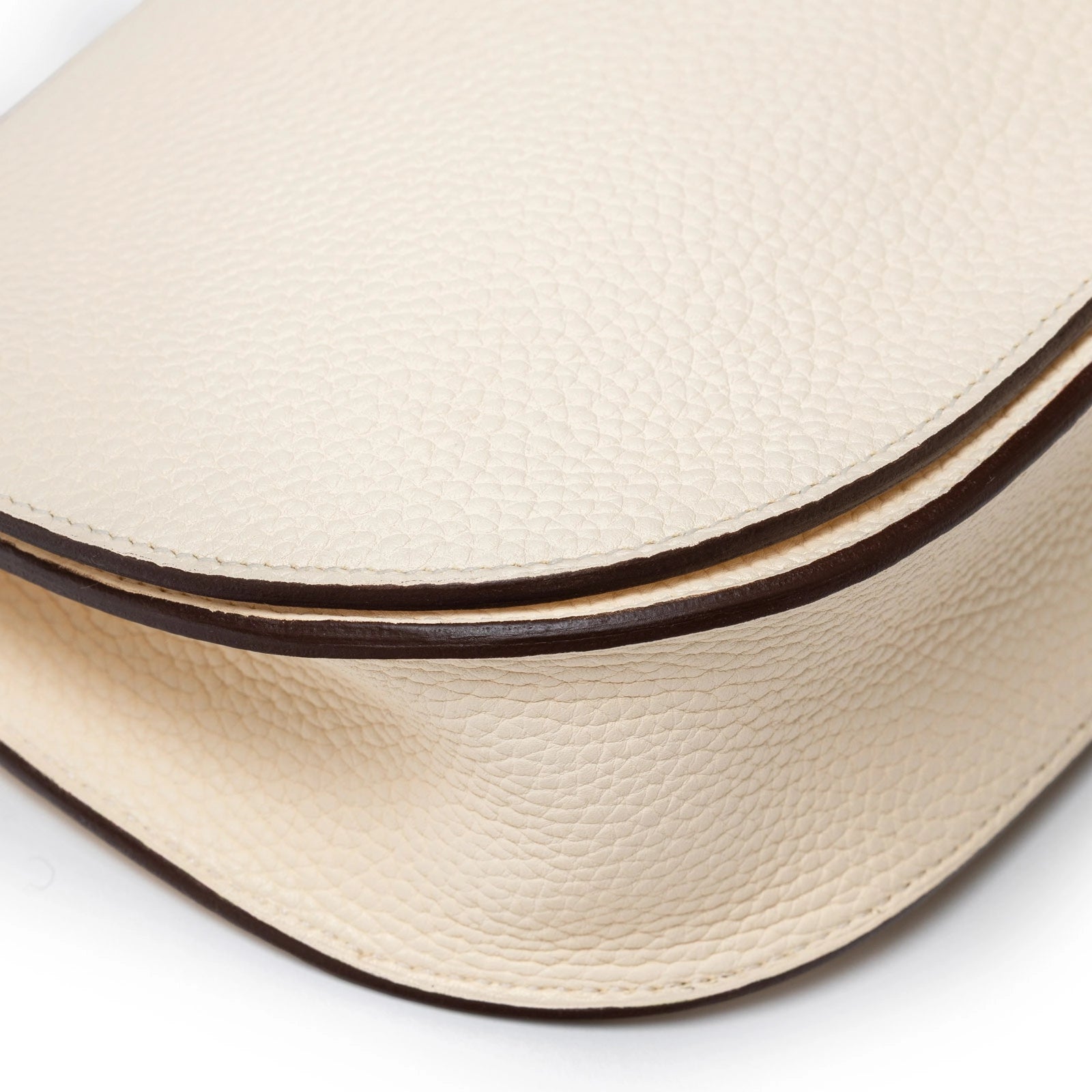 Hermès Sac Saut 25 Bag Clemence/Chevre Mysore Nata/Caramel/Etoupe Gold Hardware - Front Corner Left
