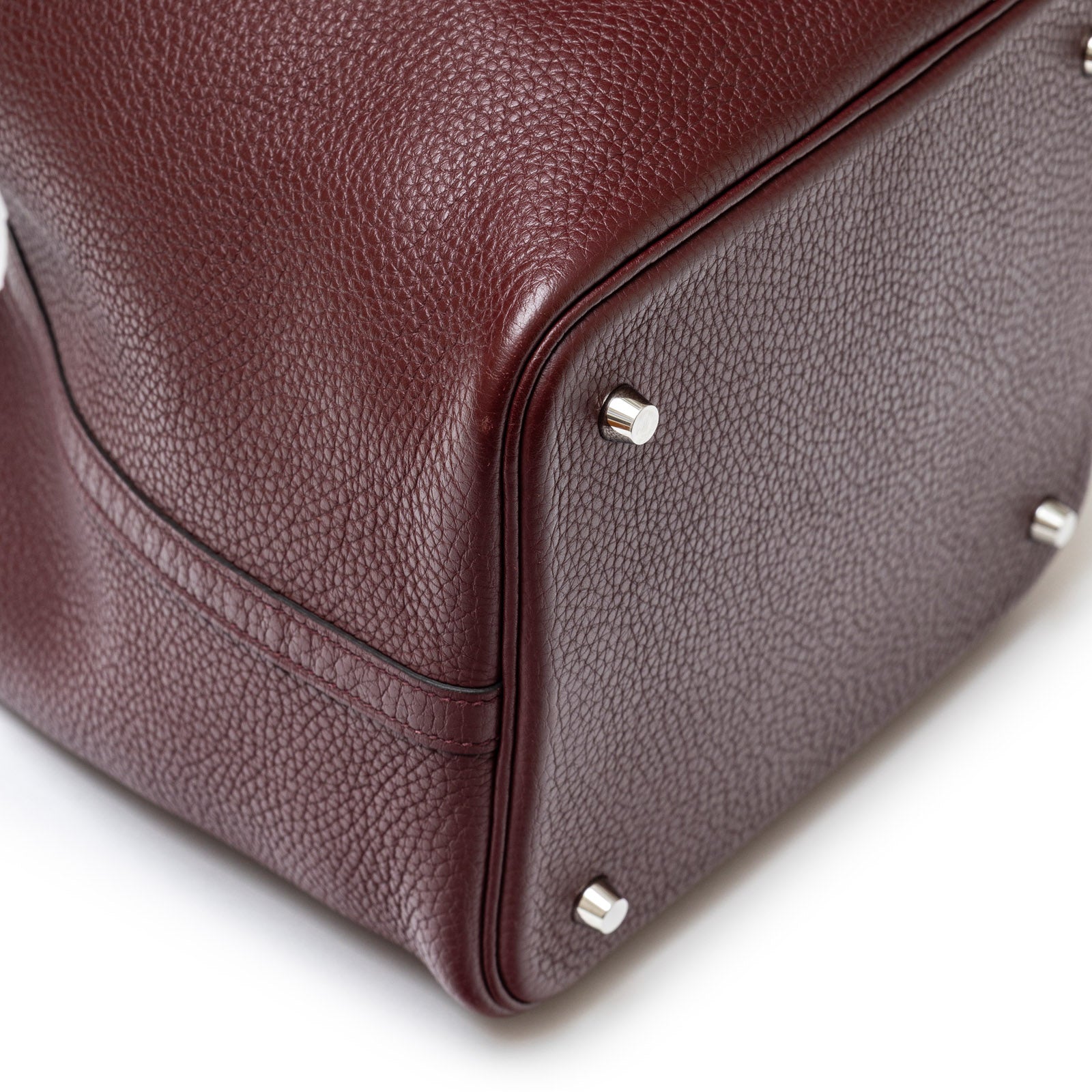 Hermès Picotin 22 Bordeaux Clemence Palladium Hardware - Front Corner Left