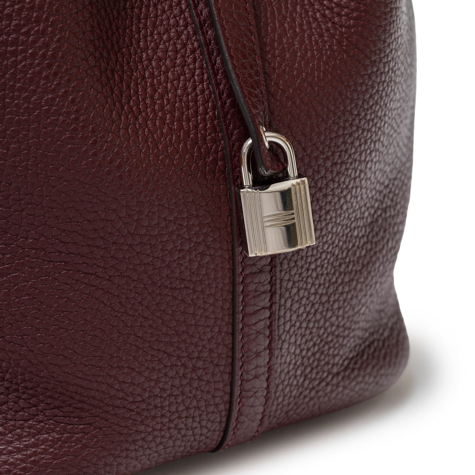 Hermès Picotin 22 Bordeaux Clemence Palladium Hardware - Close Up