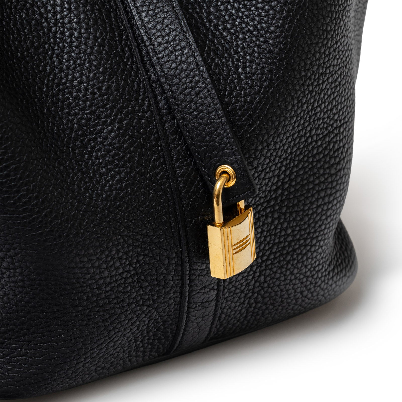 Hermès Picotin 26 Black Clemence Gold Hardware - Close Up