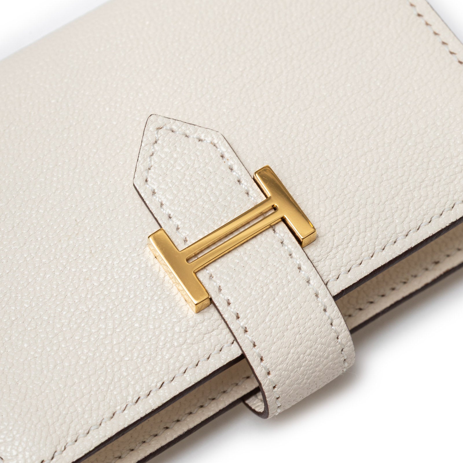 Hermès Mini Bearn Wallet Nata Chevre Mysore Gold Hardware - Close Up