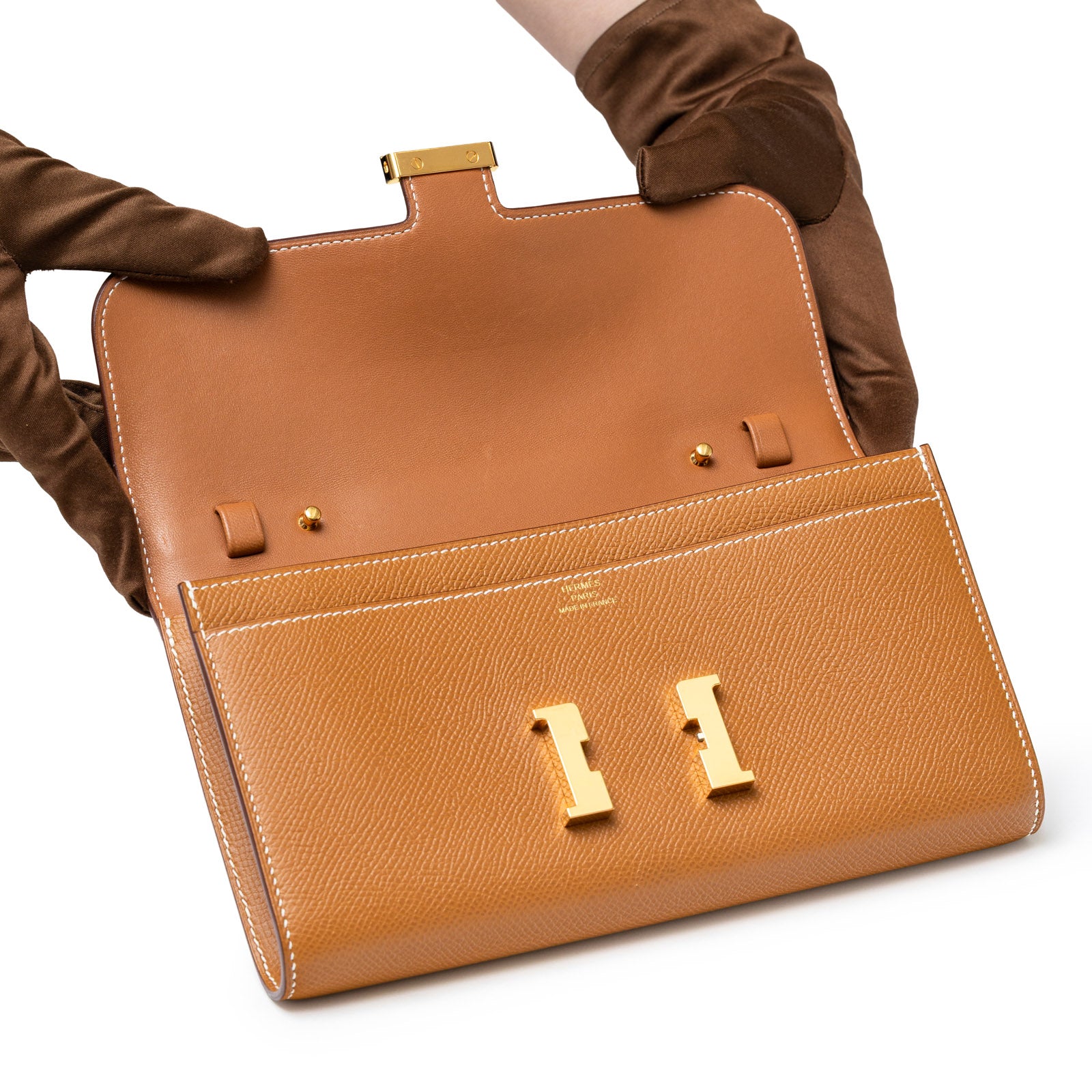 Hermès Constance To Go Gold Epsom Gold Hardware - Close Up