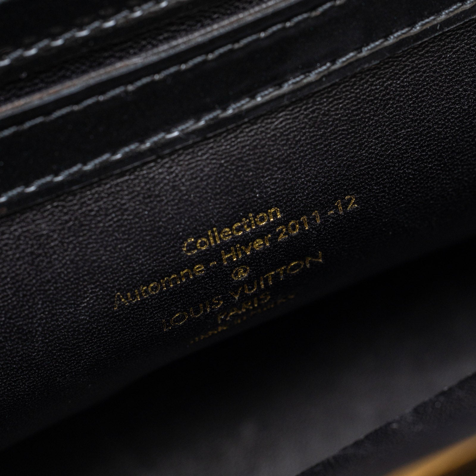 Louis Vuitton Fascination Lockit BB Black Patent Lambskin Gold Hardware - Detail