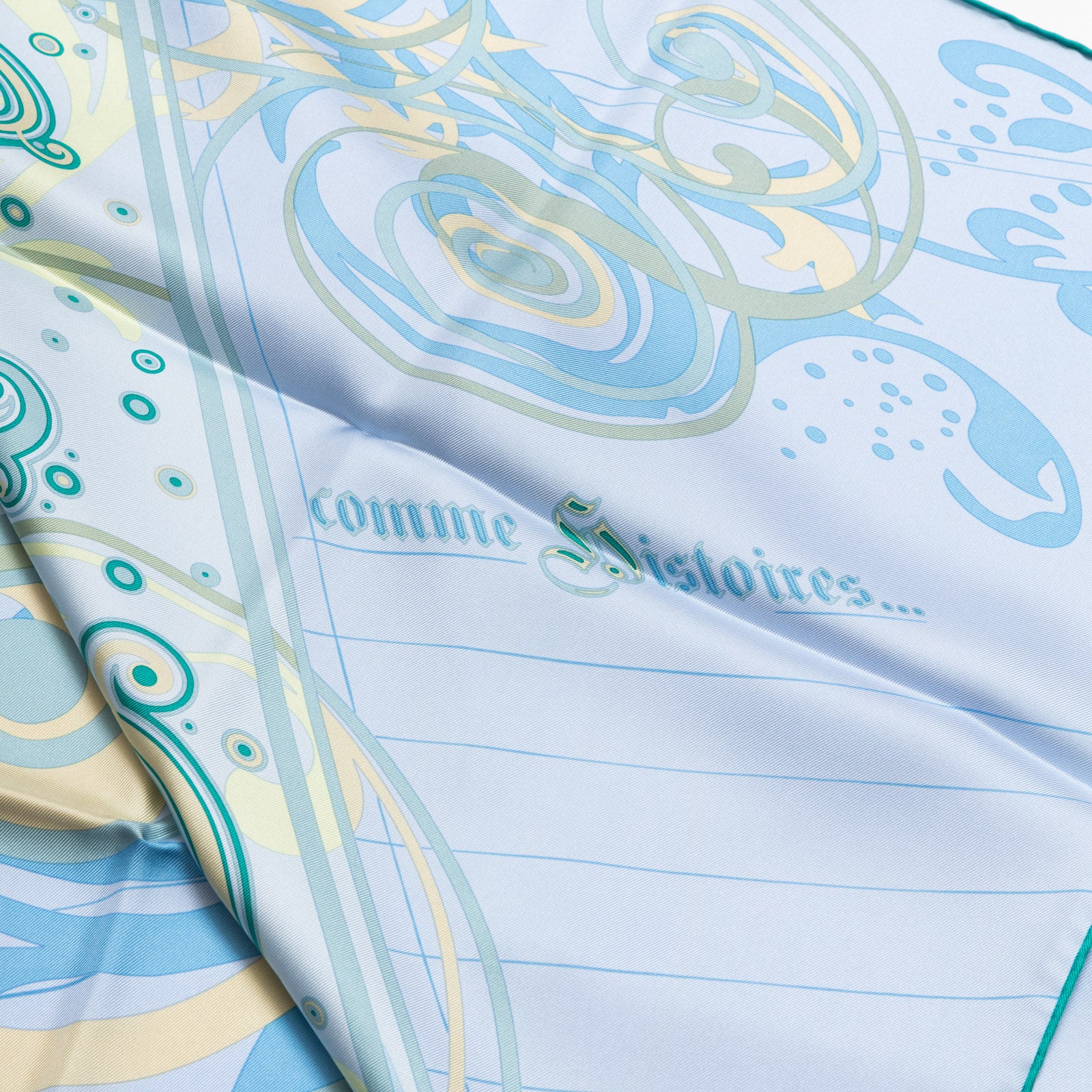 Hermès Carre Scarf 90 H Comme Histoires Ciel/Canard/Vanille - Close Up