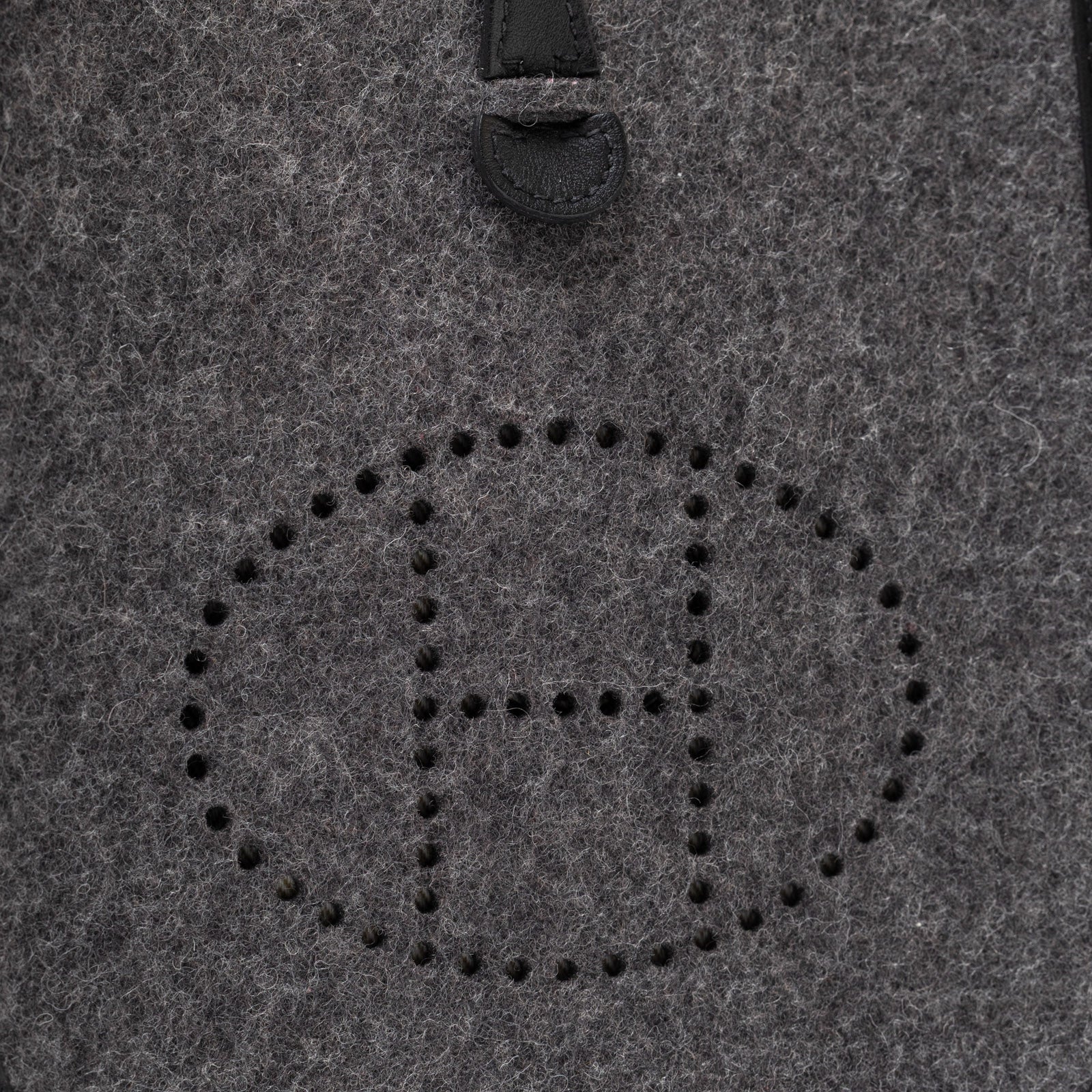 Hermès Mini Evelyne Gris Moyen/Black Feutre Palladium Hardware - Front Corner - Close Up