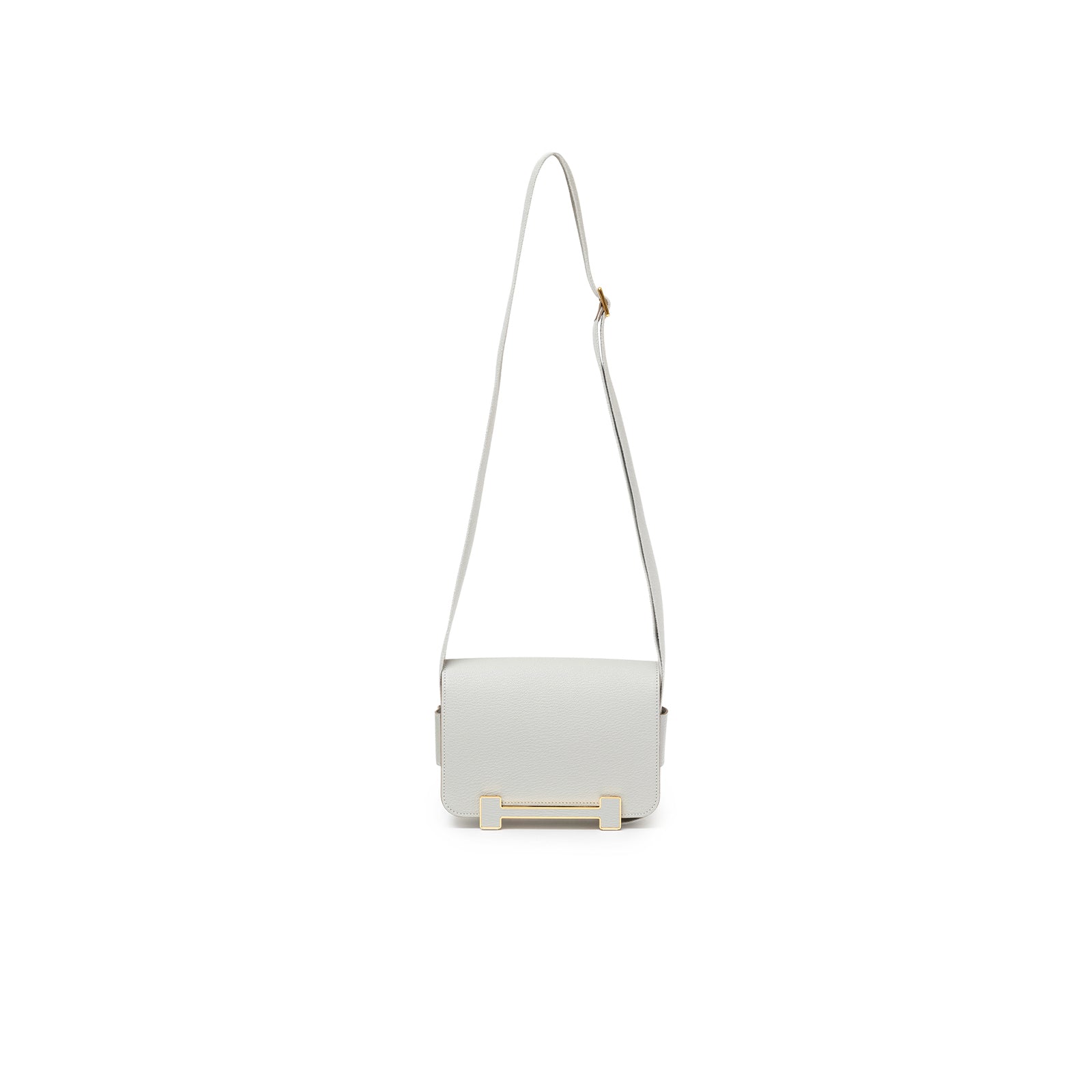 Front view of Hermès Geta Gris Perle Chevre Mysore Gold Hardware crossbody bag with flap and gold clasp
