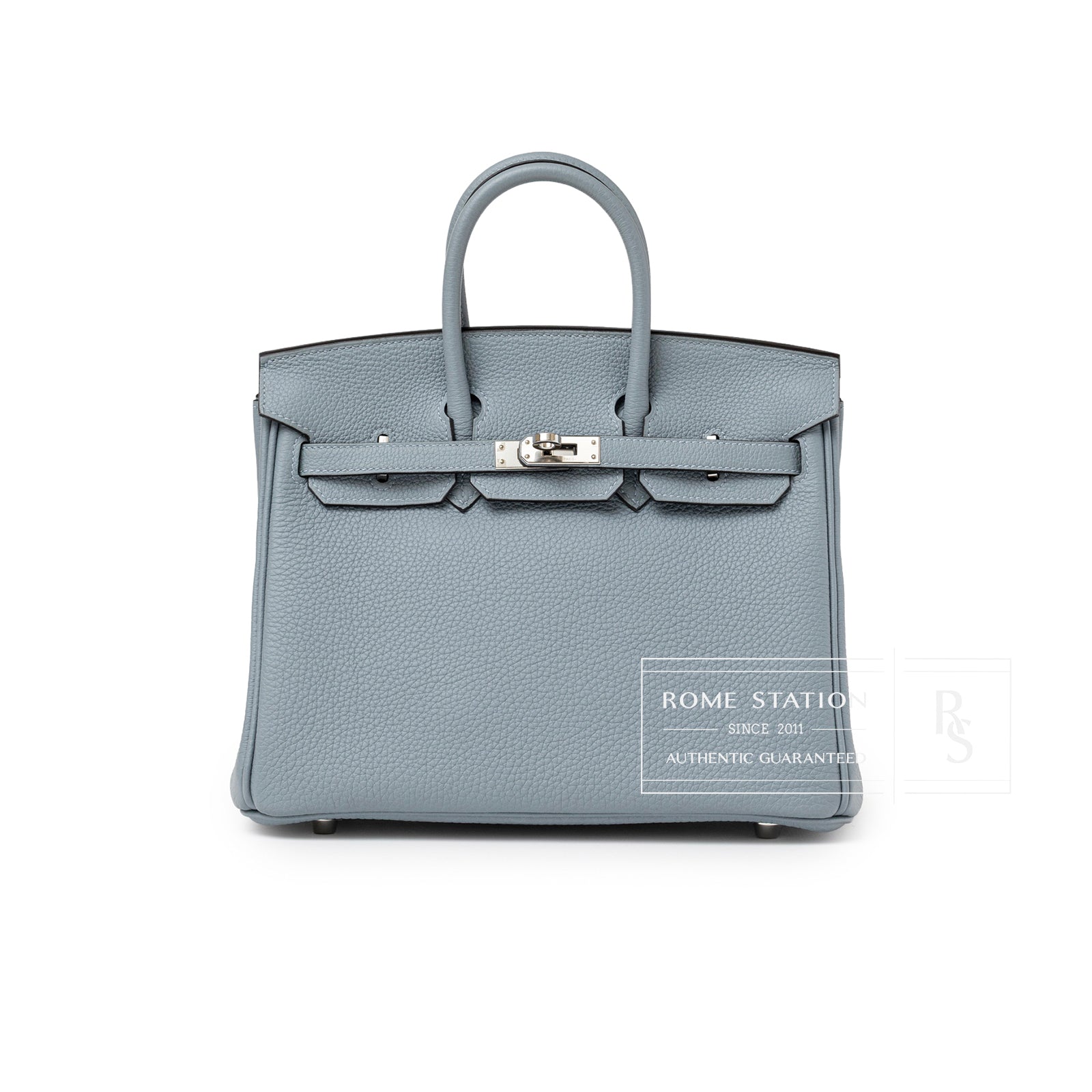 Front view of Hermès Birkin 25 Blue Lin Verso Beige De Weimar Togo Palladium Hardware handbag on white background