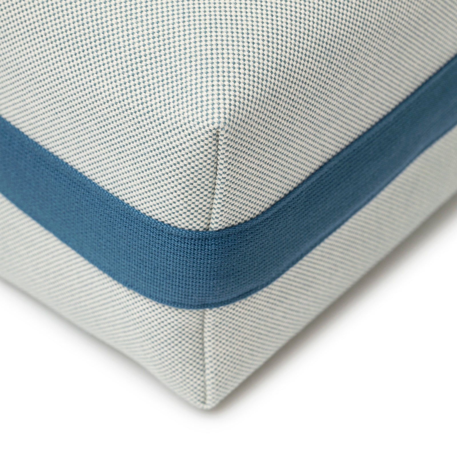 Close-up of bottom corner showing blue fabric trim on Hermès Bride-A-Brac Cabriole Case GM Toile Blue Nattier