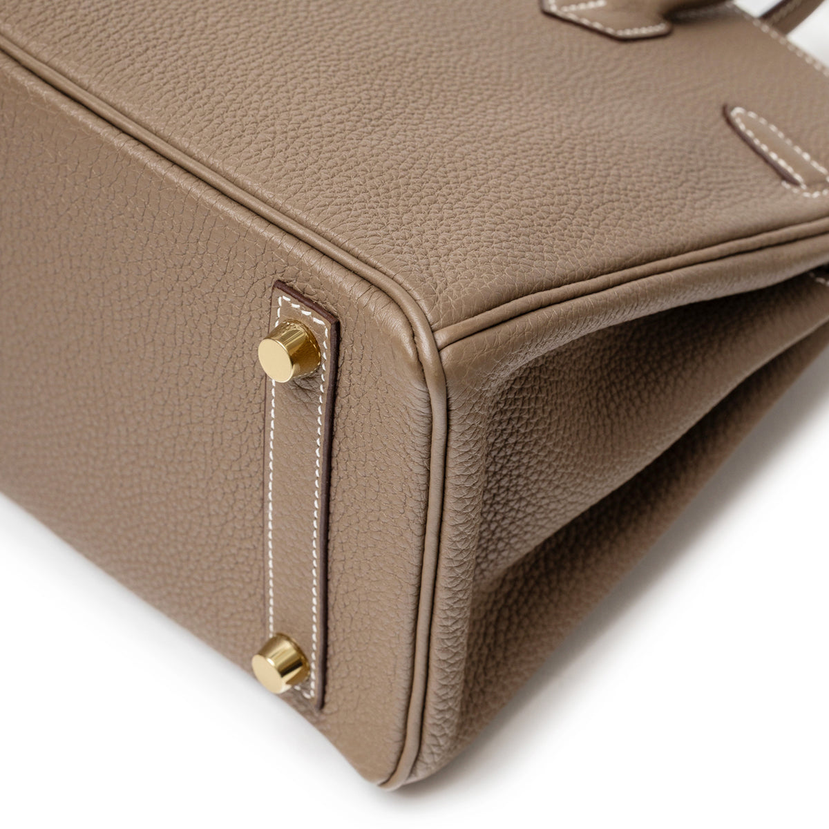 Hermès Birkin 25 Etoupe Togo Gold Hardware close-up of corner with studs
