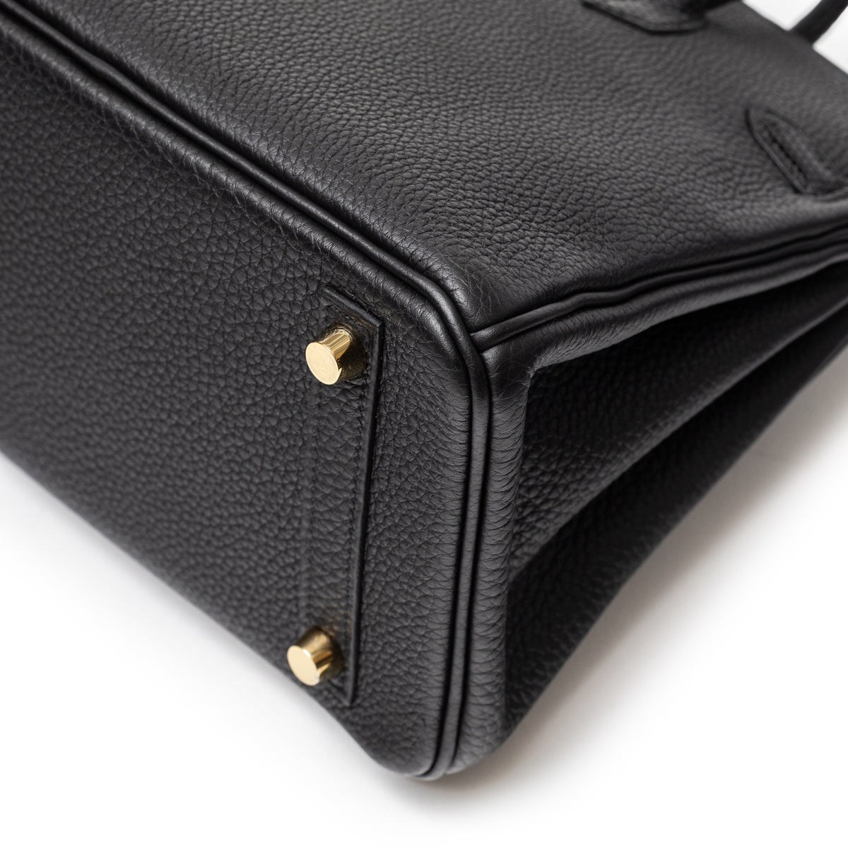 Hermès Birkin 25 Touch Black Togo Lizard Gold Hardware bottom corner with protective feet