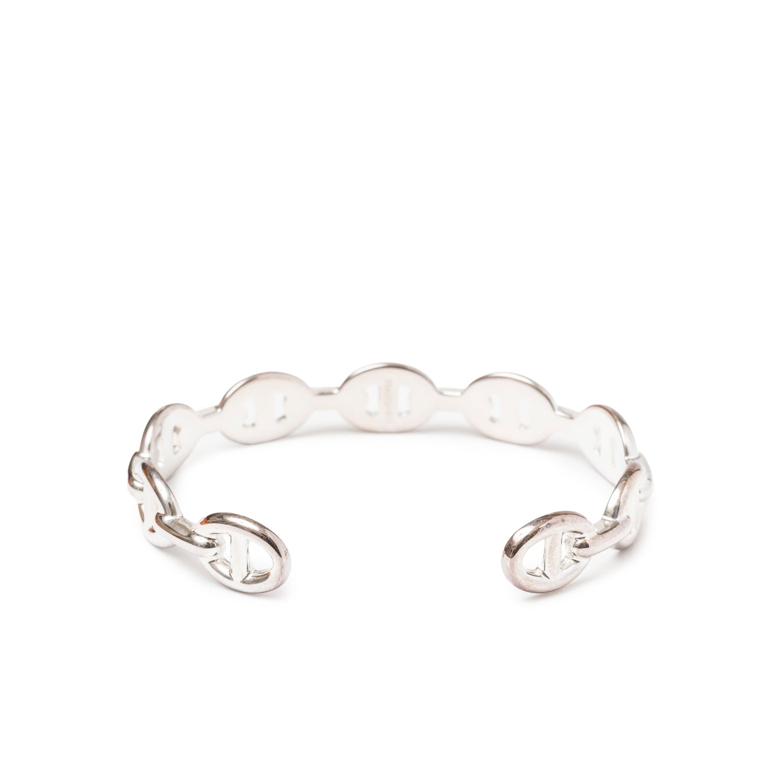 Back close-up of Hermès Chaine d'ancre Enchainee Silver Bracelet Medium Model showing linked anchor chain design