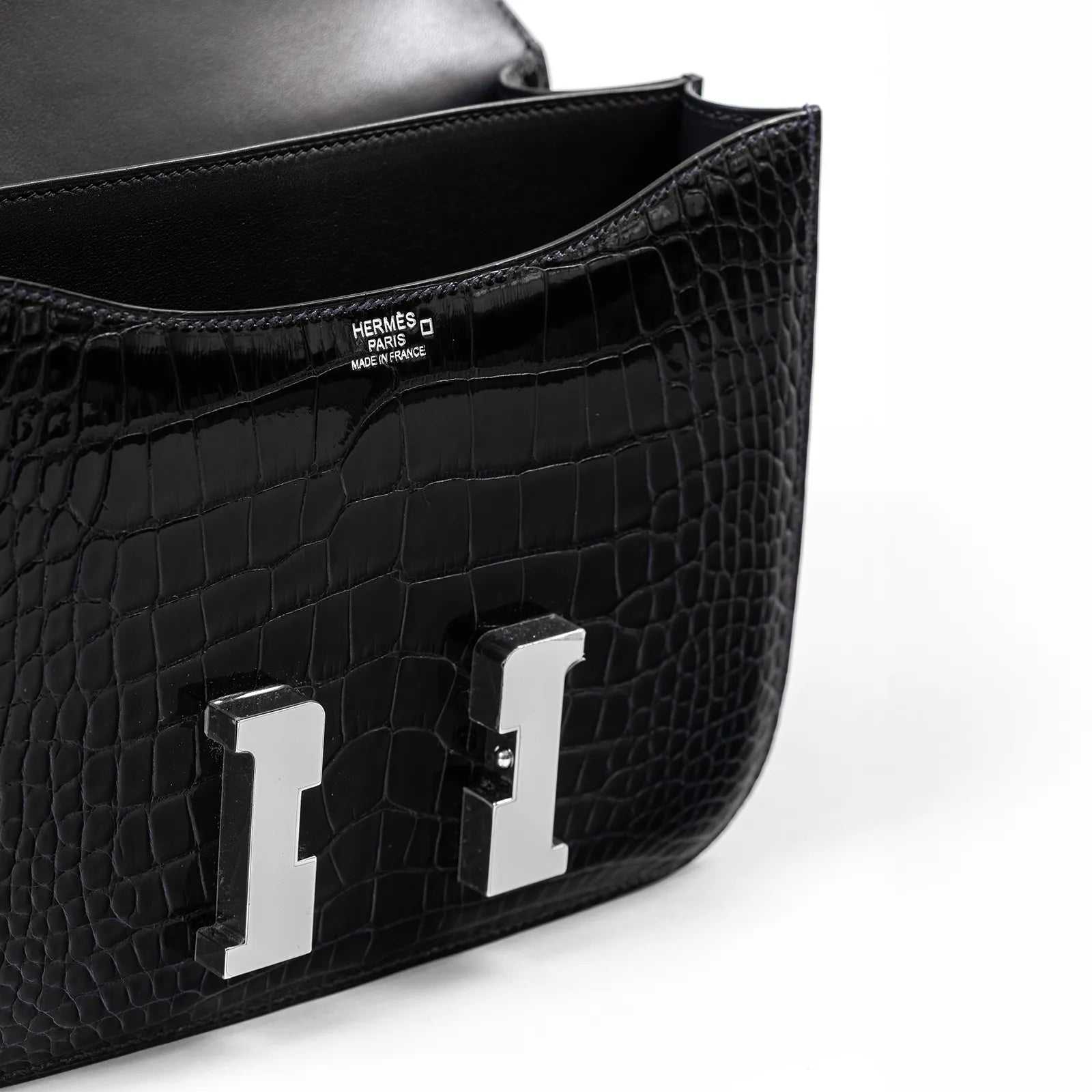 Hermès Constance 24 Bleu Marine Shiny Alligator Palladium Hardware