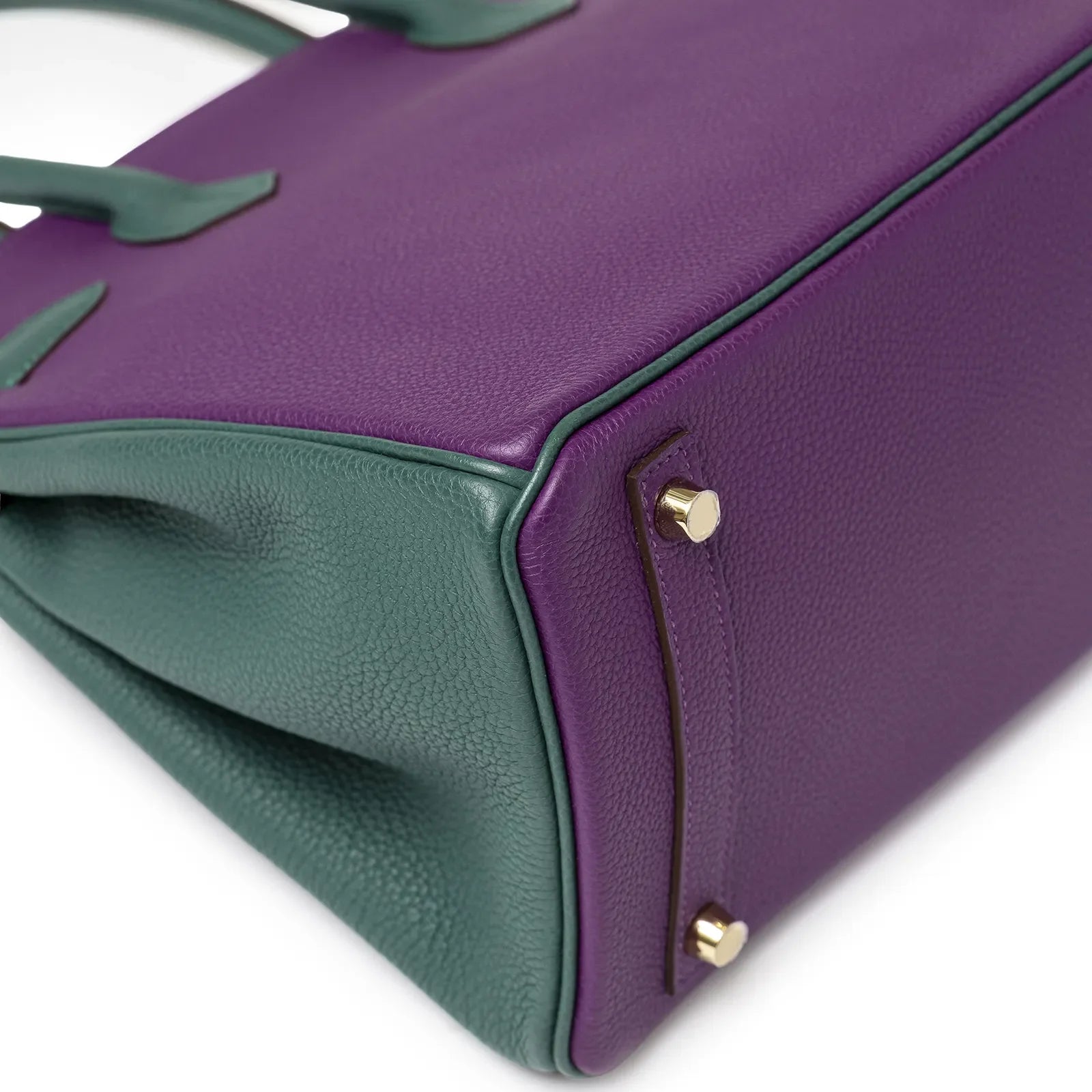 Close-up of bottom corner on Hermès Horseshoe Birkin 30 Anemone/Malachite Togo Gold Hardware bag
