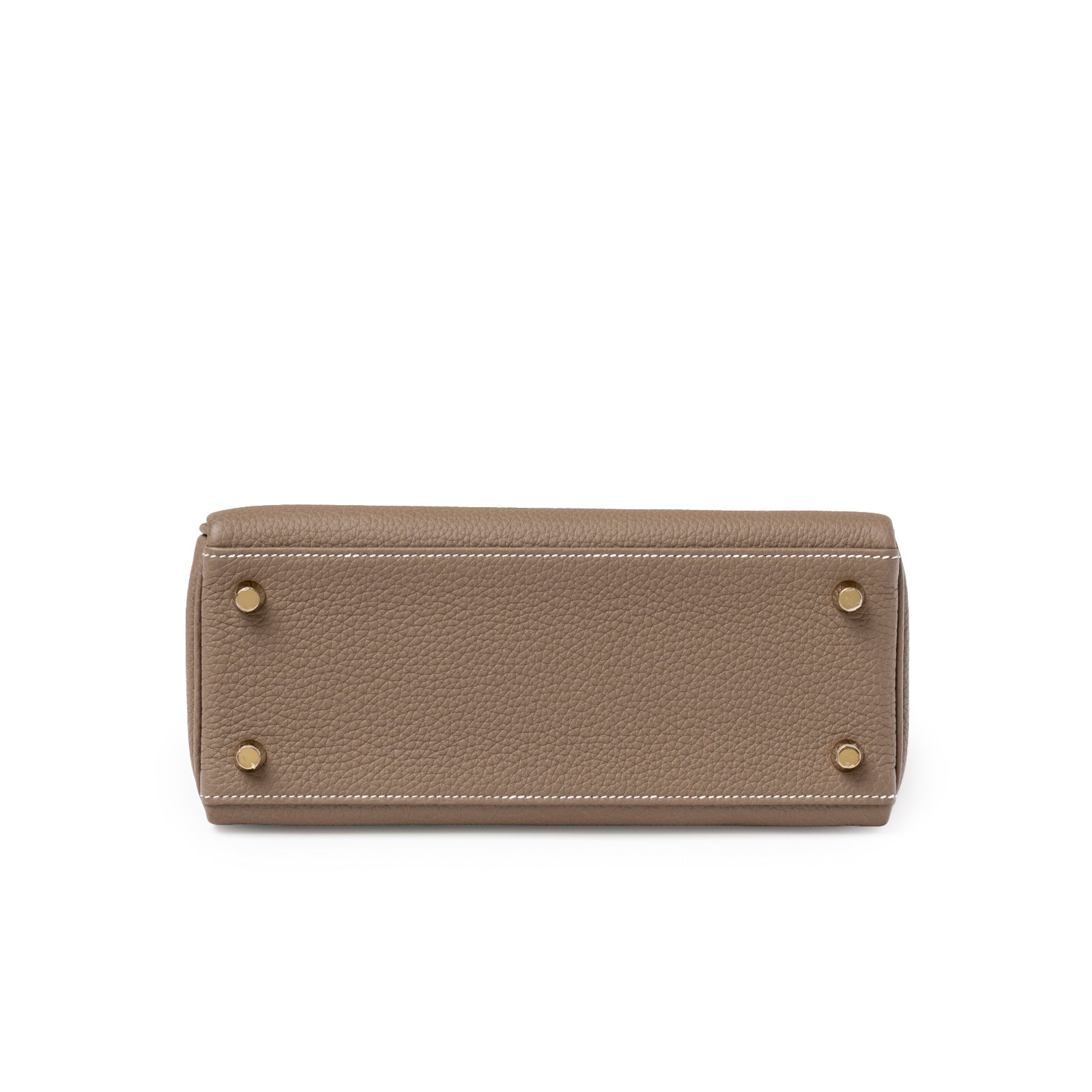 Hermès Kelly 25 Retourne Etoupe Togo Gold Hardware bottom view with gold feet