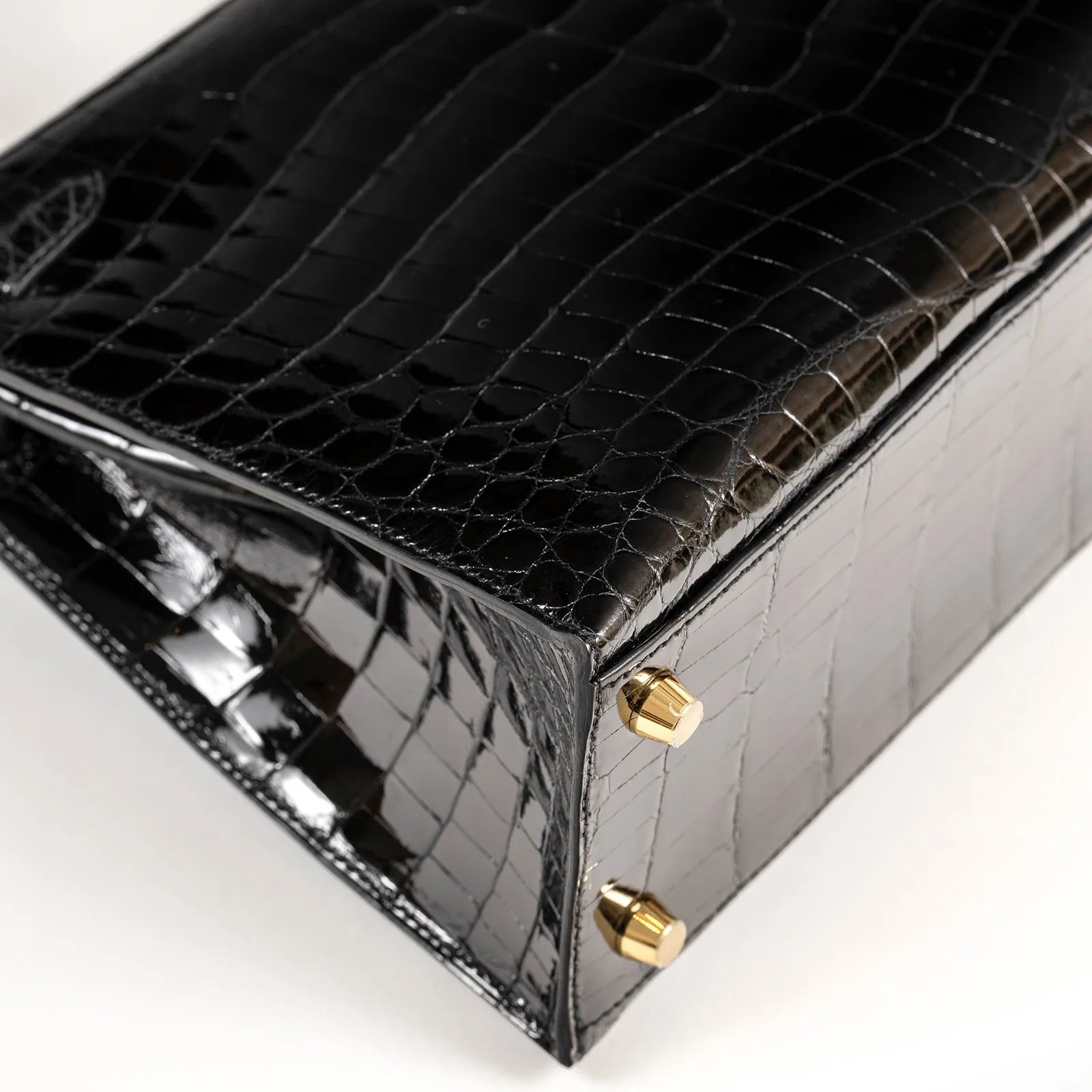 Hermès Kelly 25 Sellier Black Shiny Niloticus Crocodile Gold Hardware
