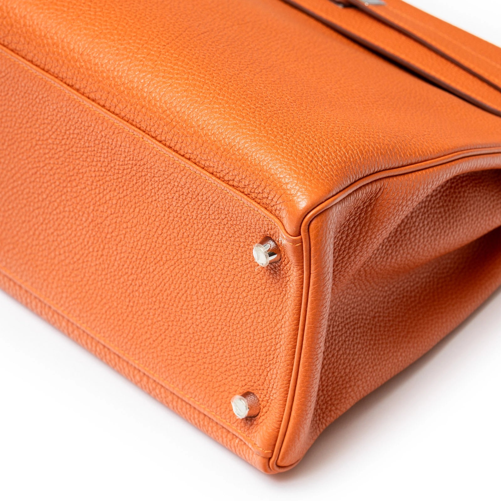 Hermès Kelly 35 Orange Togo Palladium Hardware - Front Corner Right