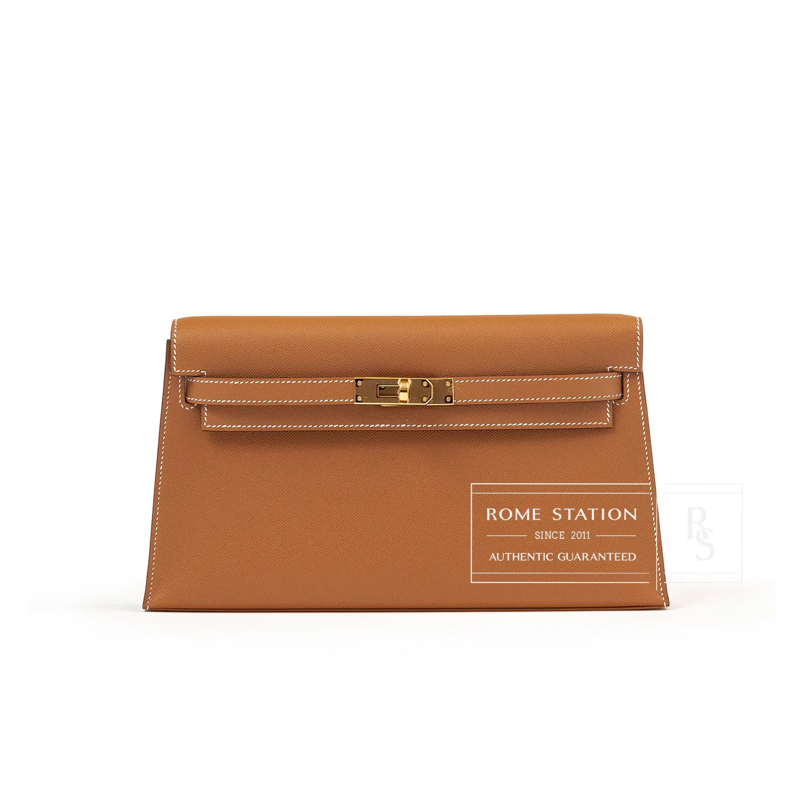 Front view of Hermès Kelly Elan Gold Madame Gold Hardware in smooth leather with visible stitching and clasp detail