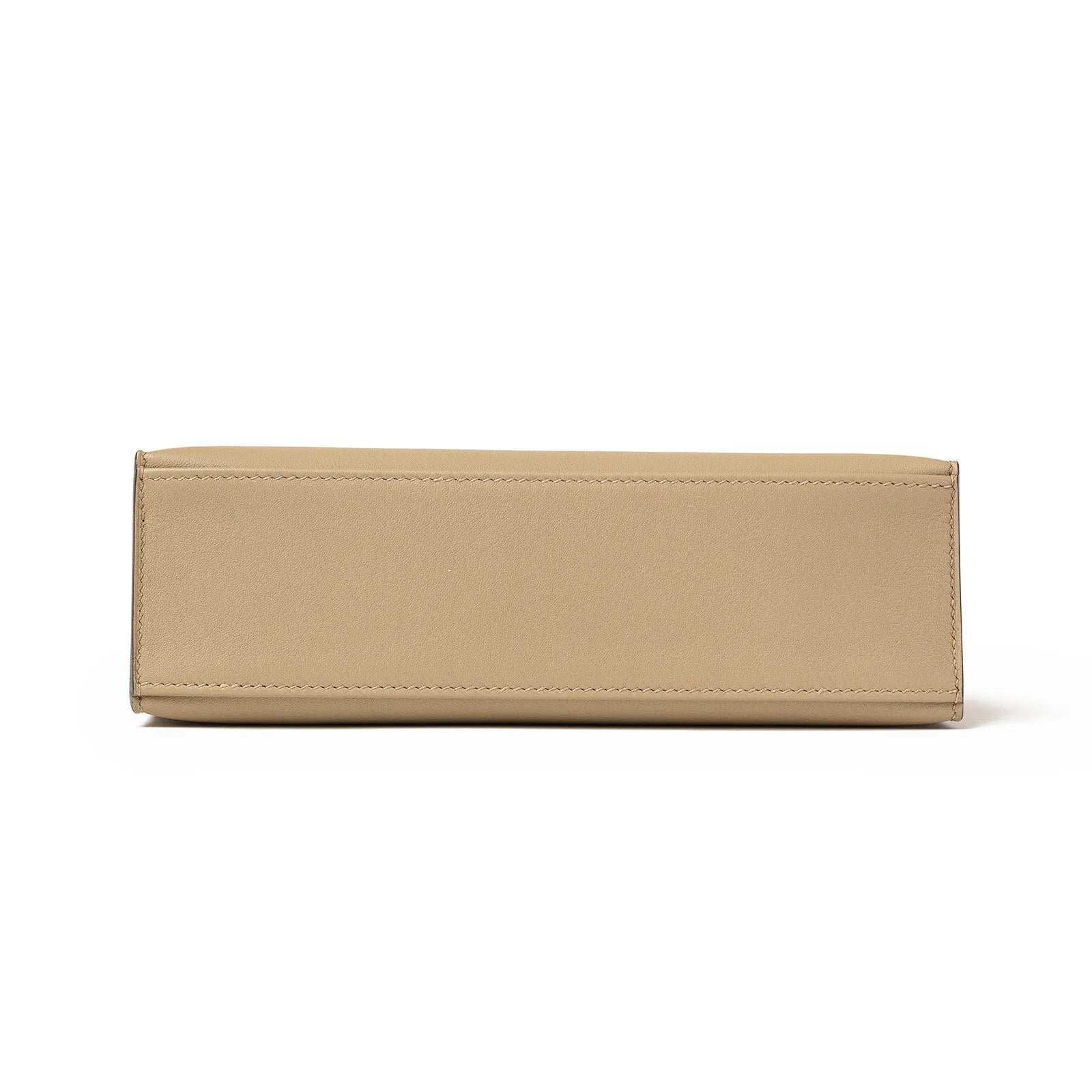 Hermès Kelly Pochette Beige Marfa Swift Gold Hardware showing the smooth beige leather base with detailed stitching