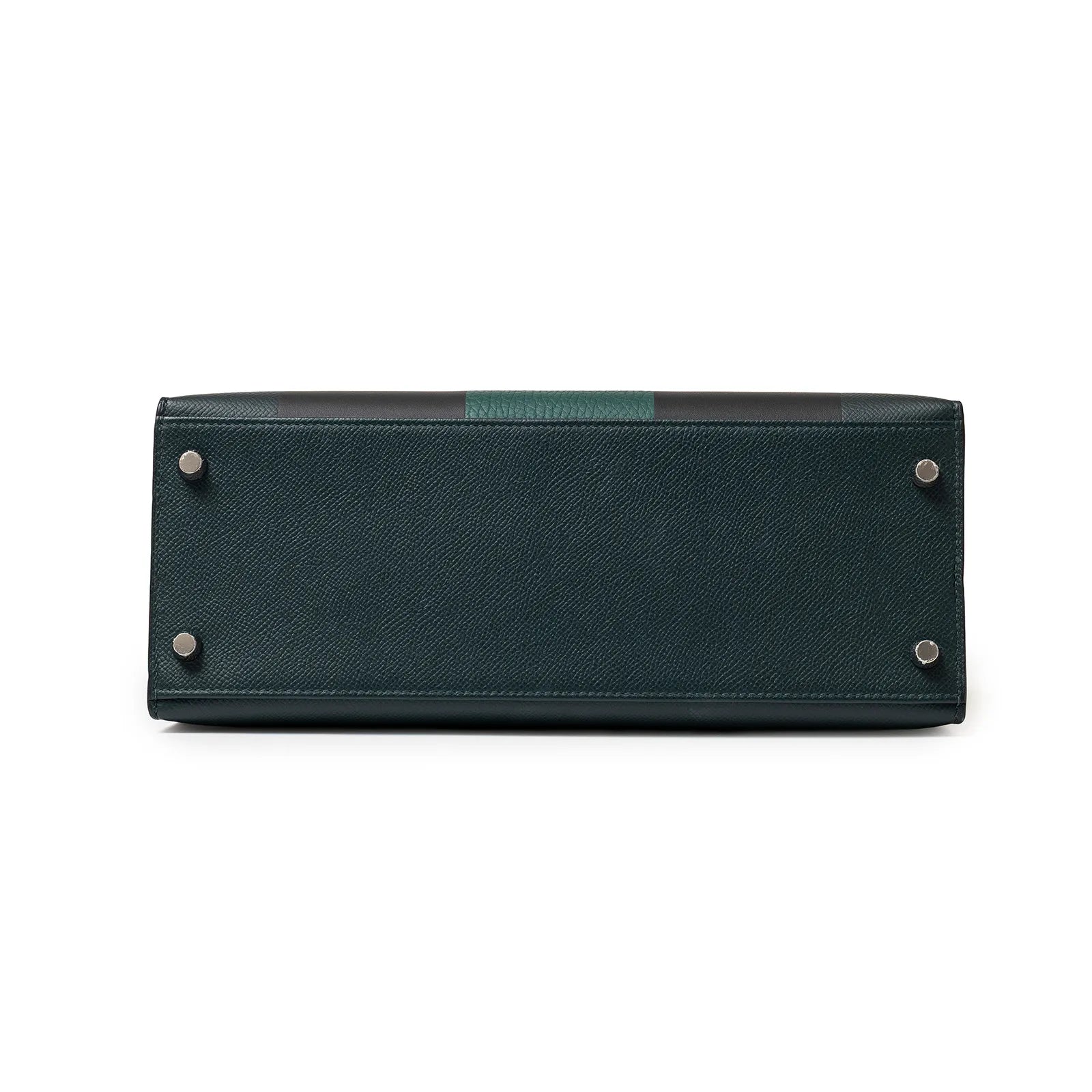 Bottom view of Hermès Kelly 28 Sellier Lettre H Vert Cypress/Bleu Obscur/Malachite Veau Epsom Palladium Hardware bag showing leather texture and feet
