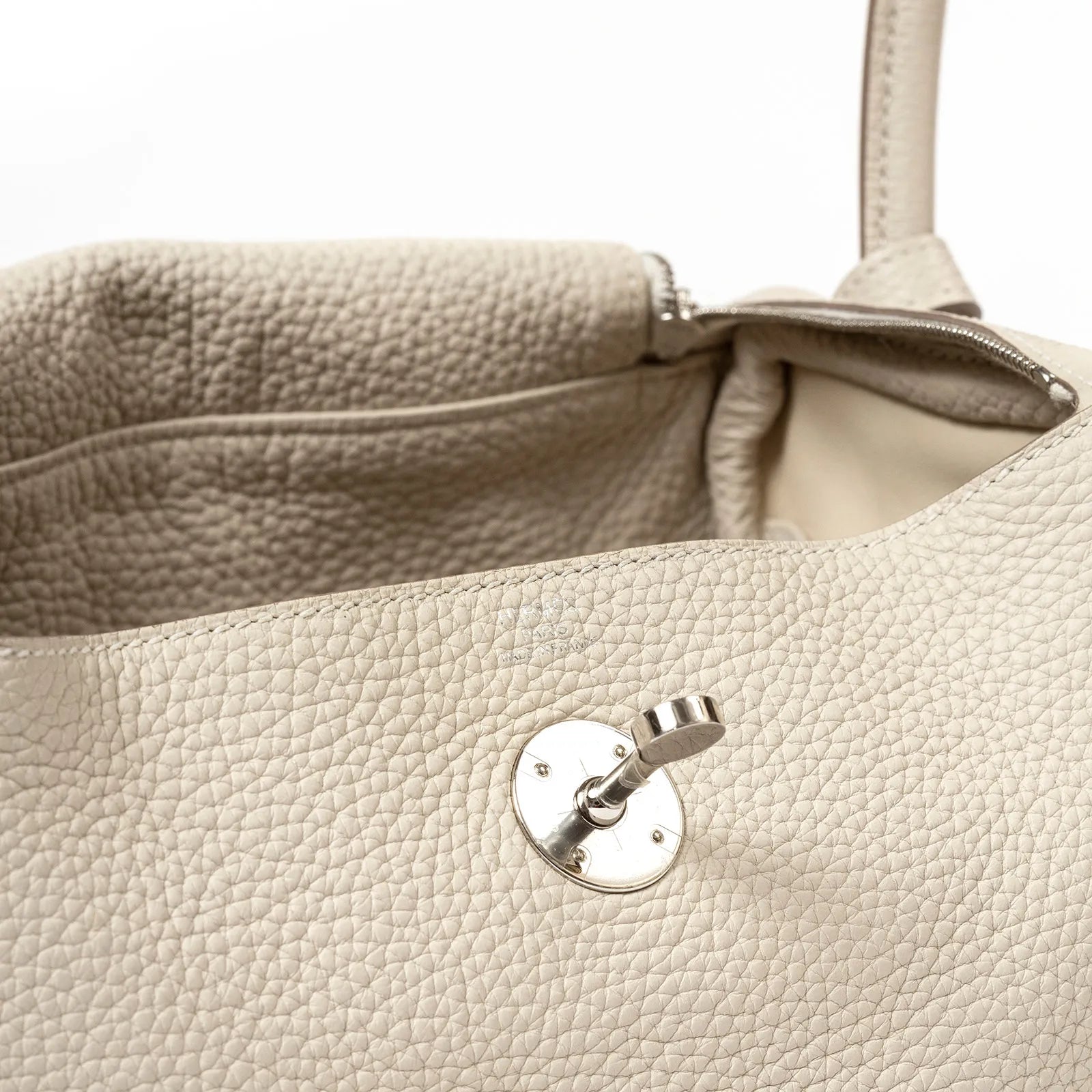 Hermès Lindy 26 Craie Clemence Palladium Hardware