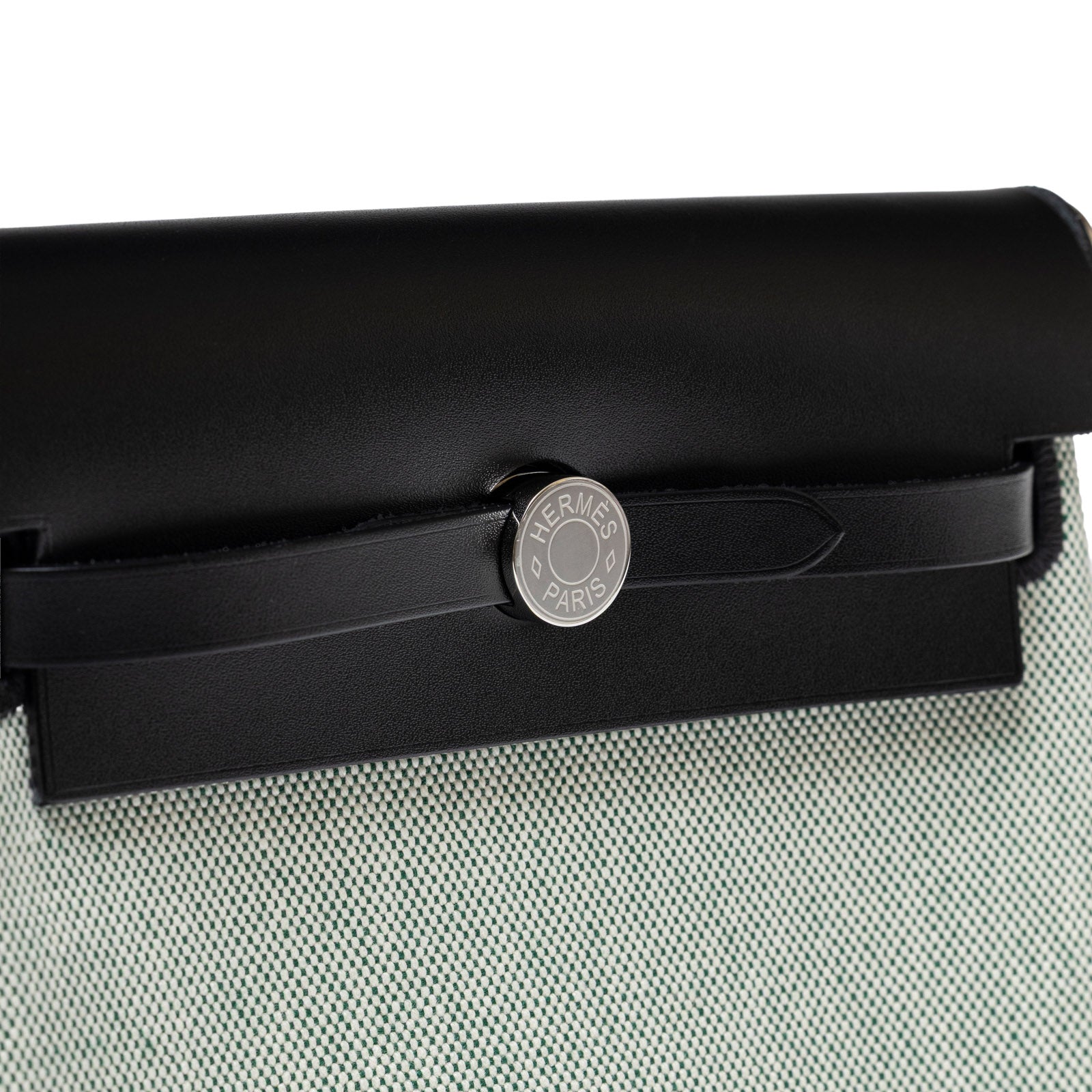 Hermès Mini Herbag Zip 20 Black Ecru/Vert Moyen Toile Palladium Hardware - Close Up