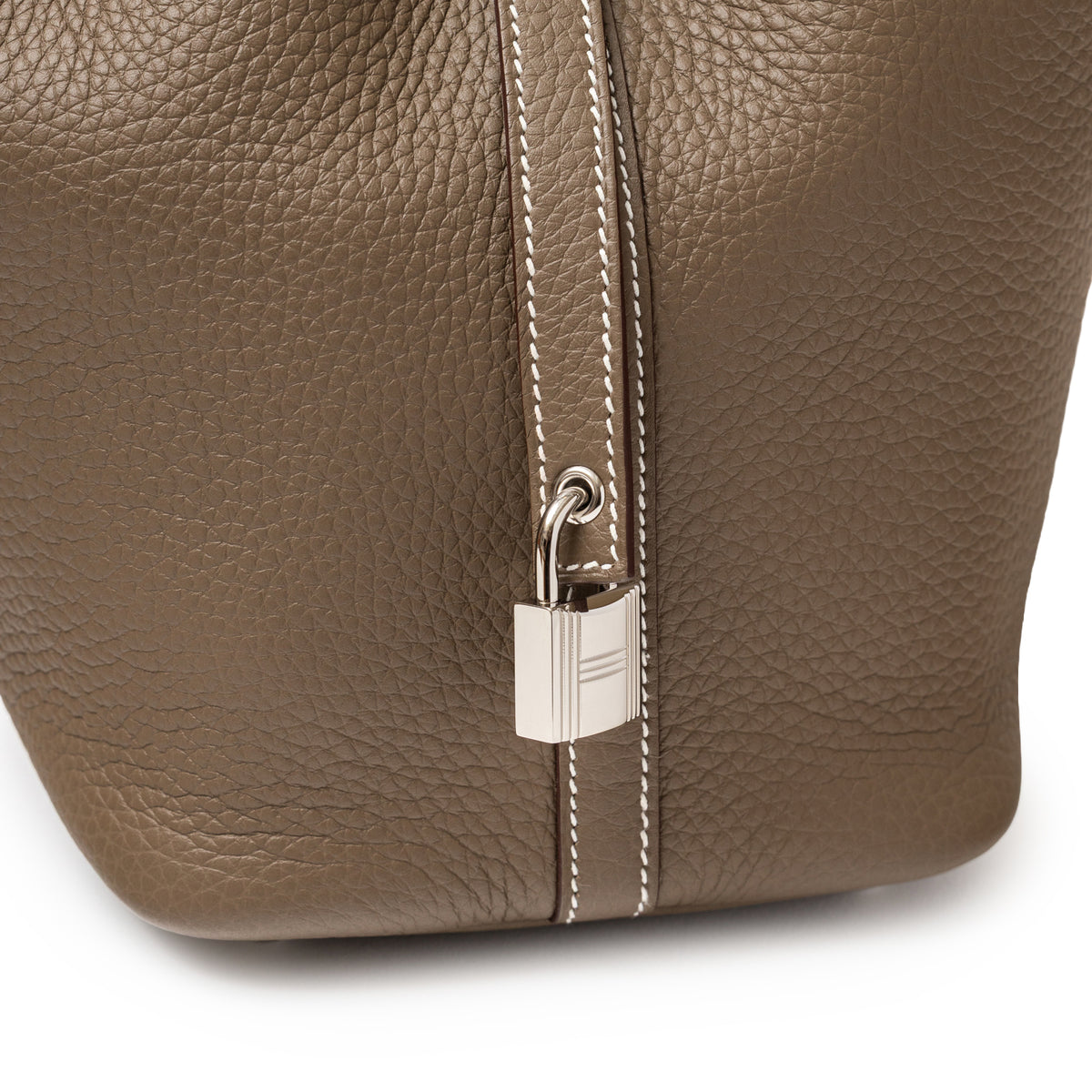 Hermès Picotin 18 Etoupe Clemence Palladium Hardware lock and stitching detail