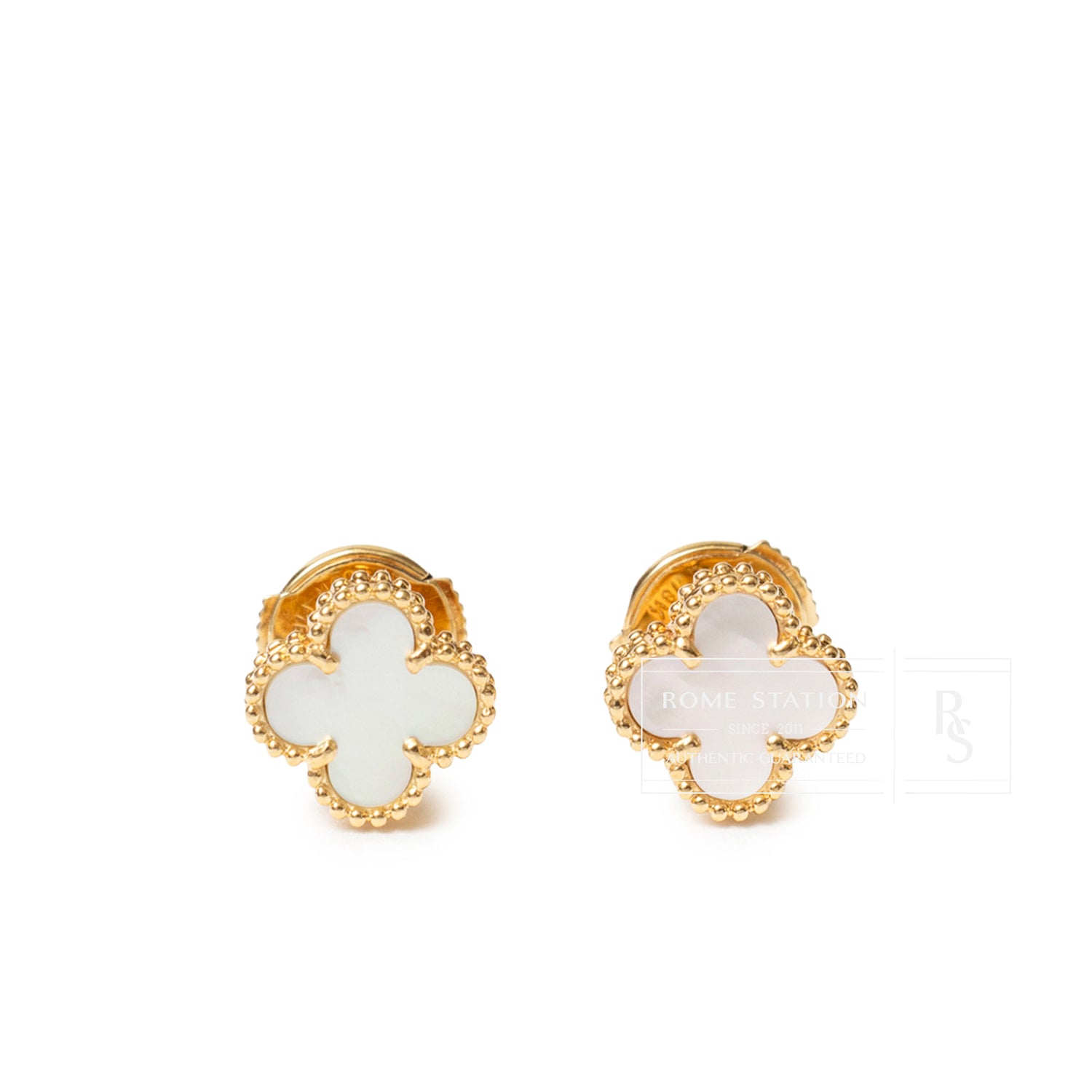 Front view of Van Cleef & Arpels Sweet Alhambra Earstuds 18K Yellow Gold Mother-of-pearl with beaded edges