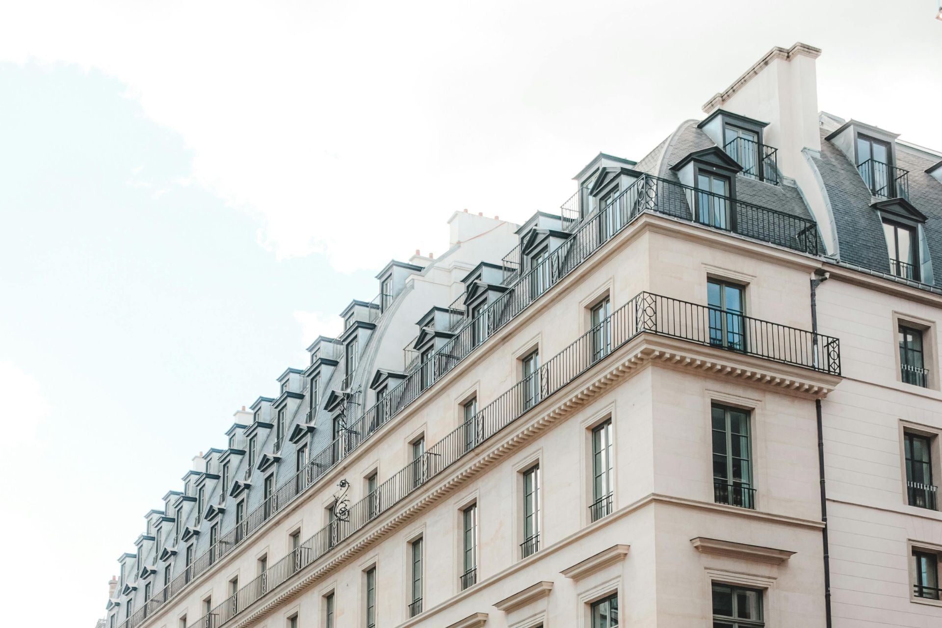 How Buyer Psychology Influences Hermès Bag Sales in Consignment Stores
