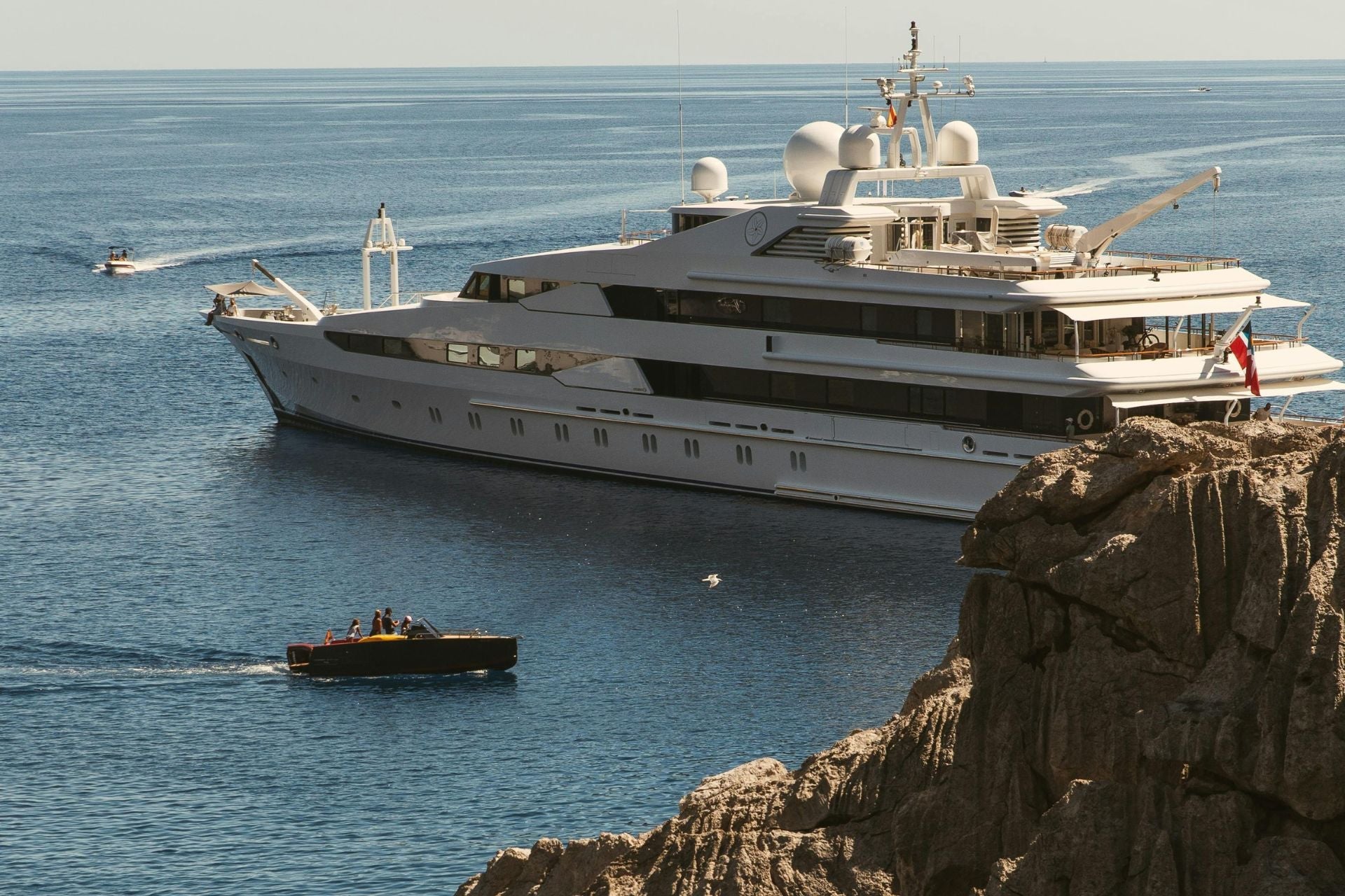 What Hidden Factors Increase Buyer Confidence in Hermès Resale Listings