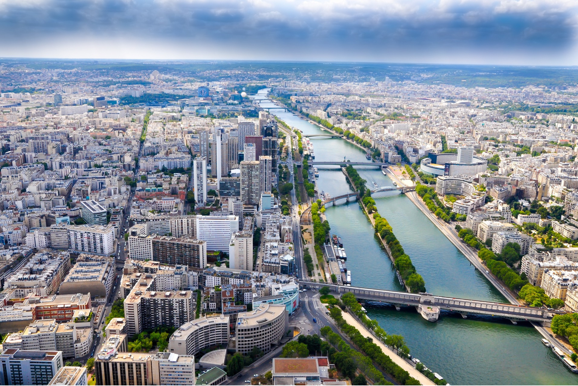 What Stone Seating Reveals About Authentic Van Cleef Pieces