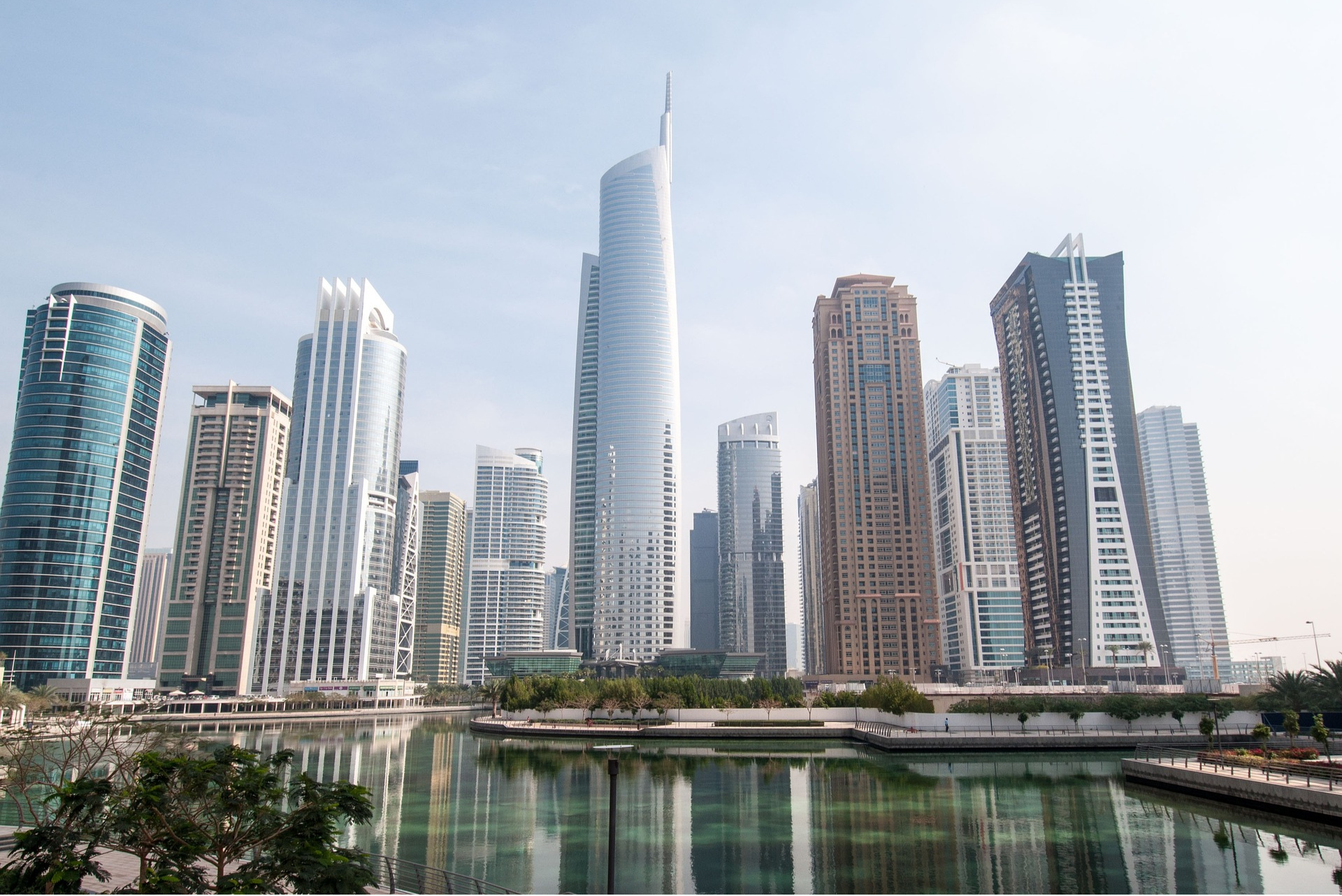 Why Certain Van Cleef Motifs Perform Better on Resale