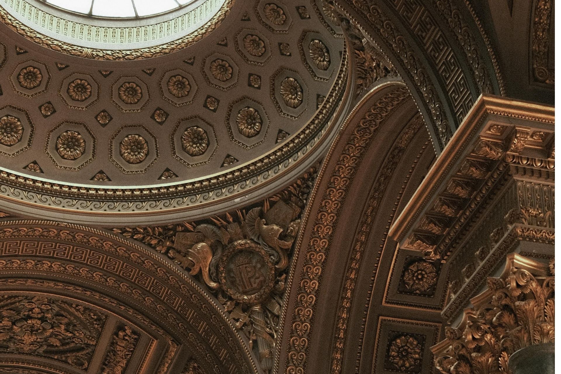 New Condition vs Lightly Used: Which Hermès Bags Attract More Buyers?