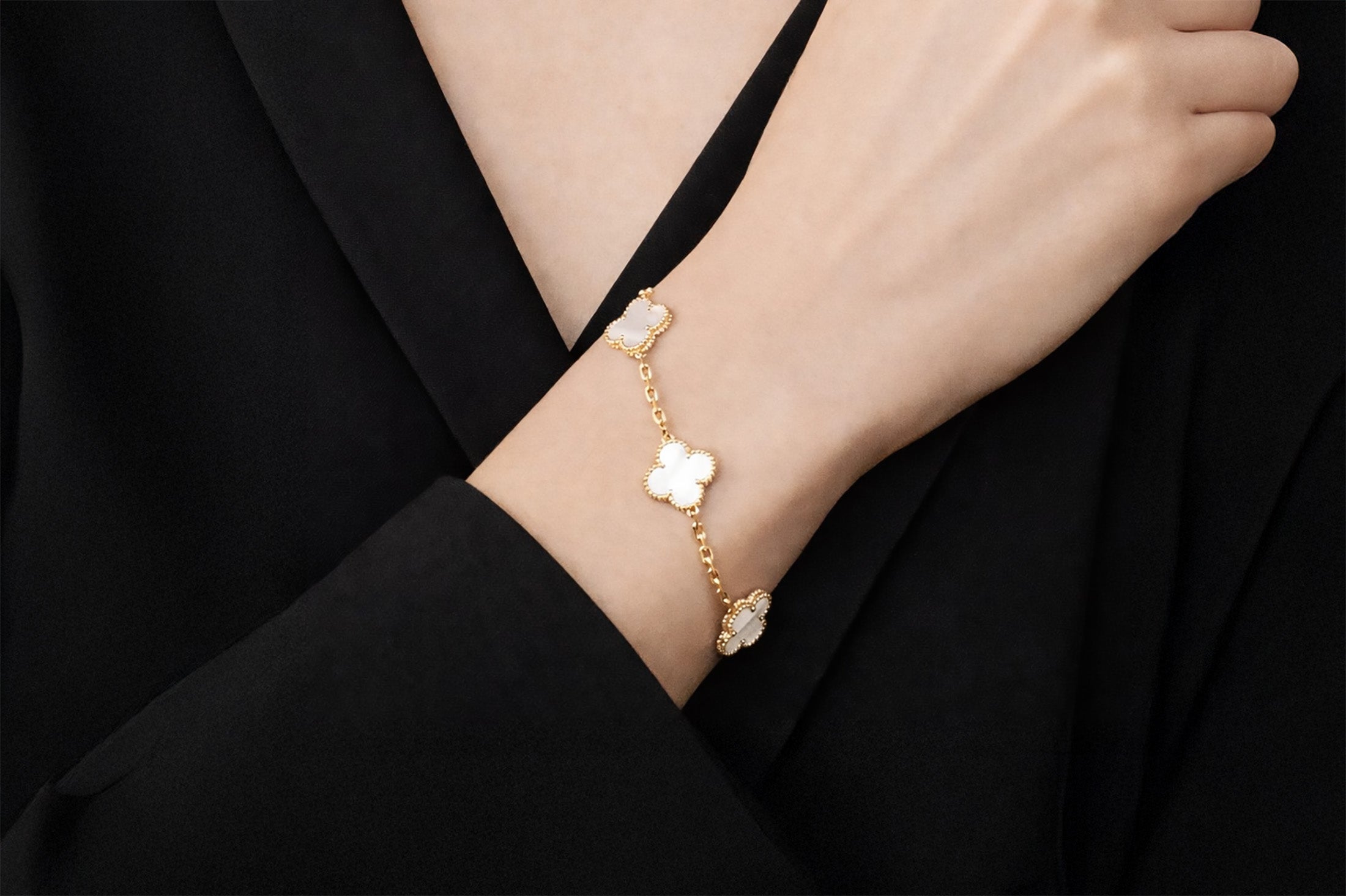 Common Signs of Fake Van Cleef & Arpels Alhambra Pieces