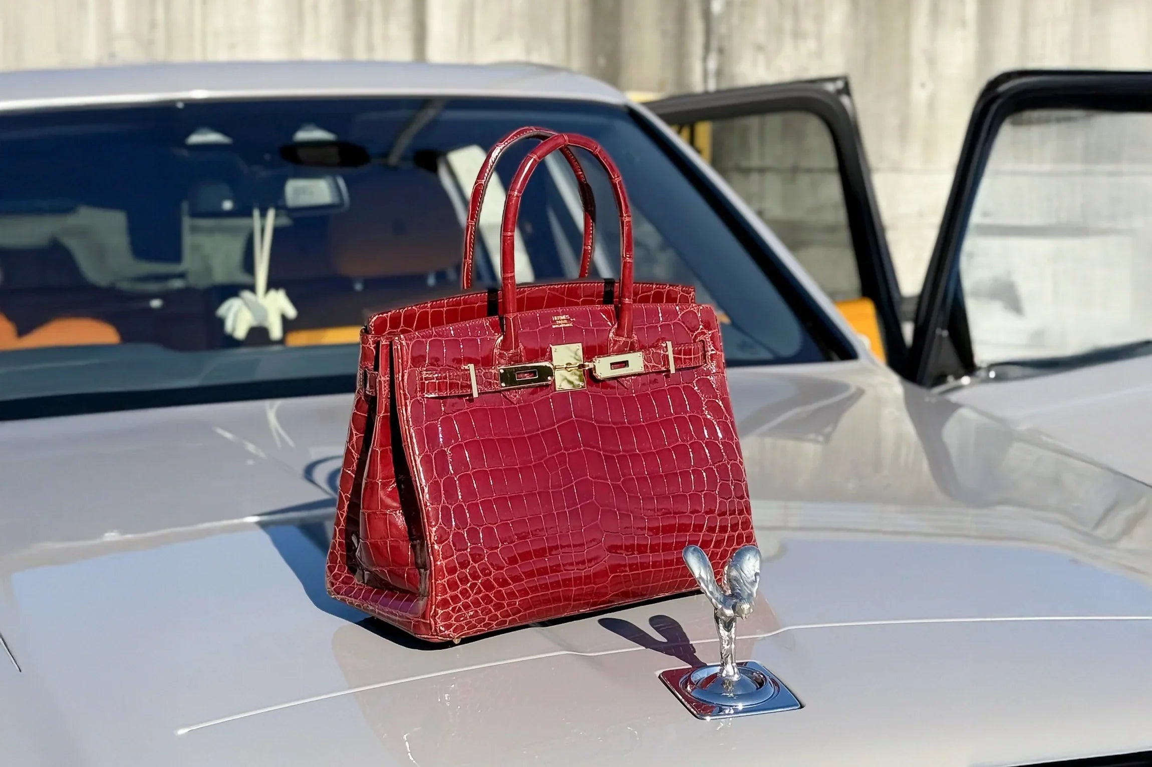 Hermès Bag Maintenance Kits: Essential Tools You Should Own