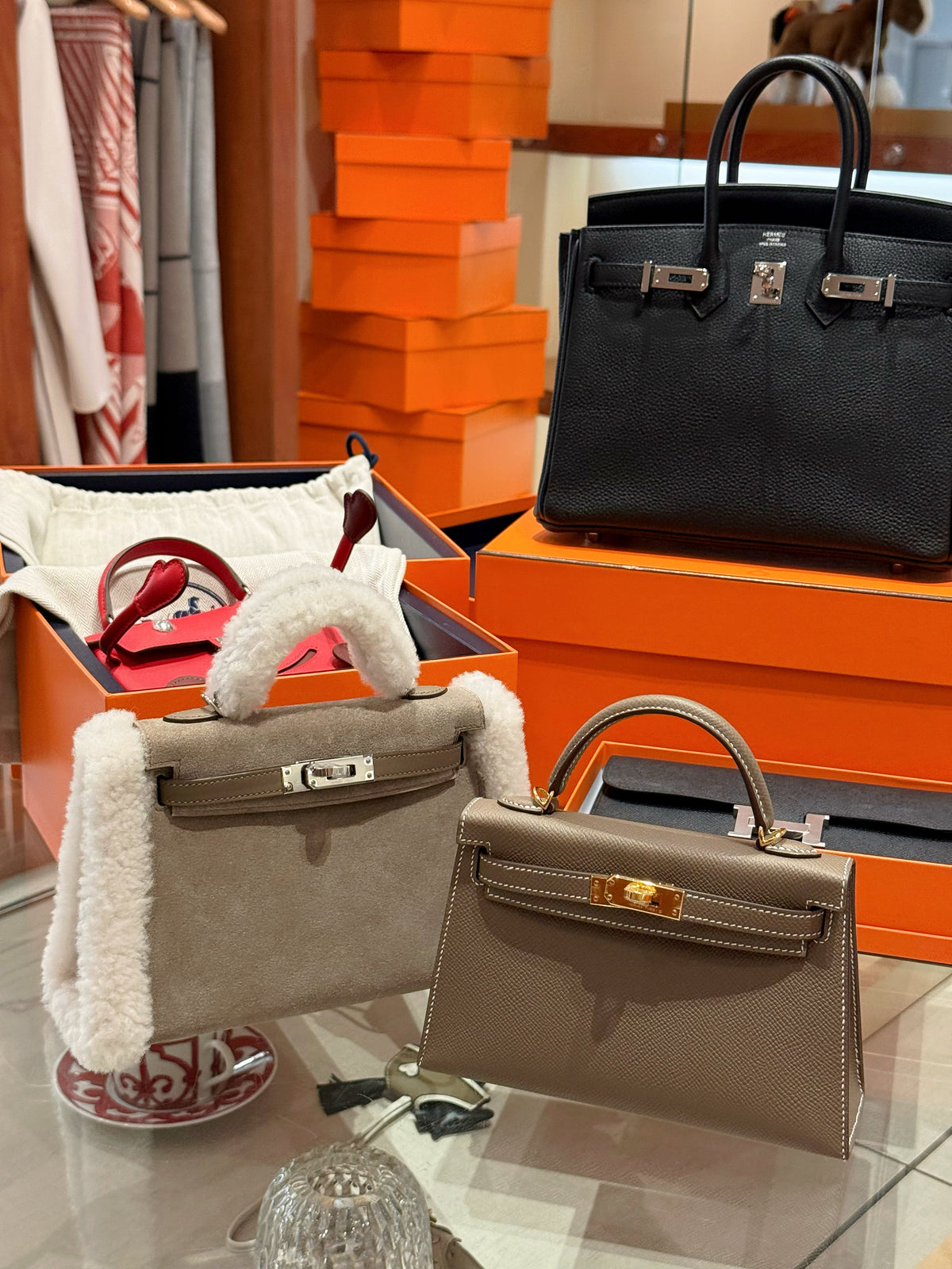 Selling Vintage Hermès in Canada: How Age, Stamps and Condition Affect the Offer