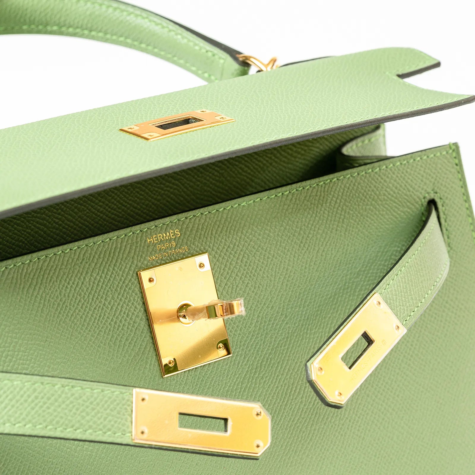 Hermès Kelly Sellier 28 Vert Criquet Epsom Gold Hardware