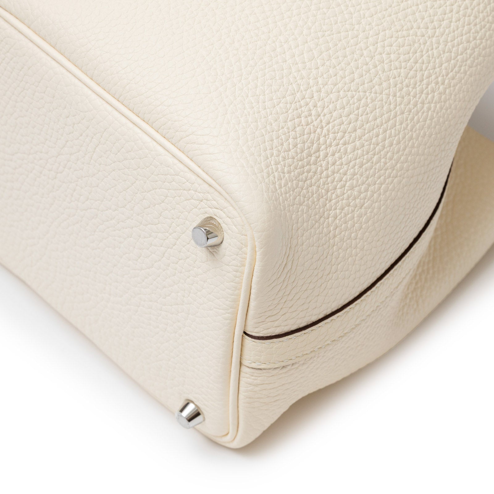 Hermès Picotin 18 Nata and Sesame Clemence/Swift Palladium Hardware - Front Corner Right