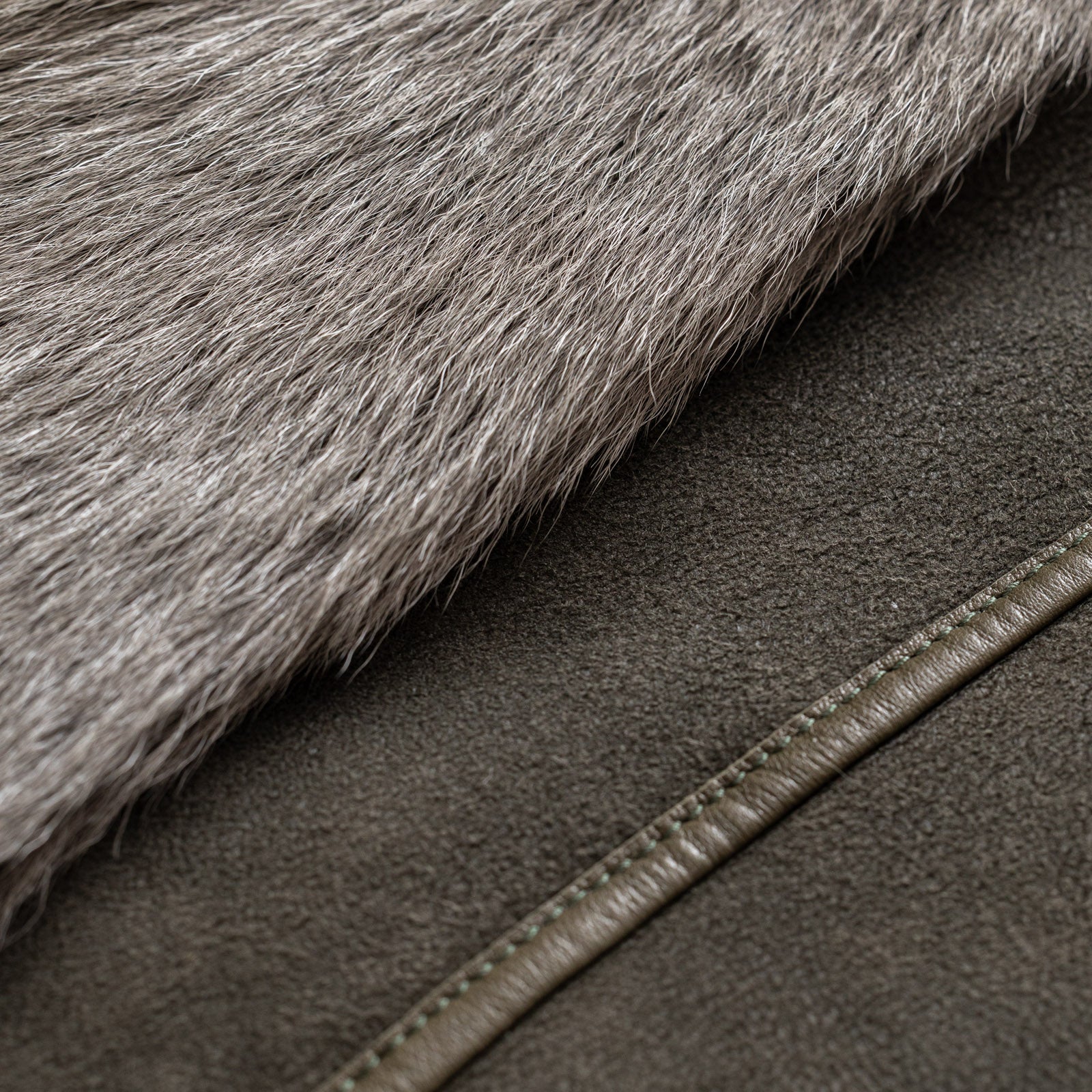 Hermès Pelisse Courte Fur Gris Vert - Detail