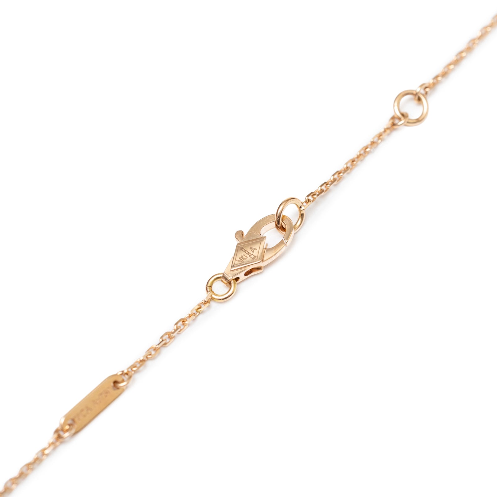 Close-up of clasp and chain detail on Van Cleef & Arpels Sweet Alhambra Pendant 18K Rose Gold/Carnelian