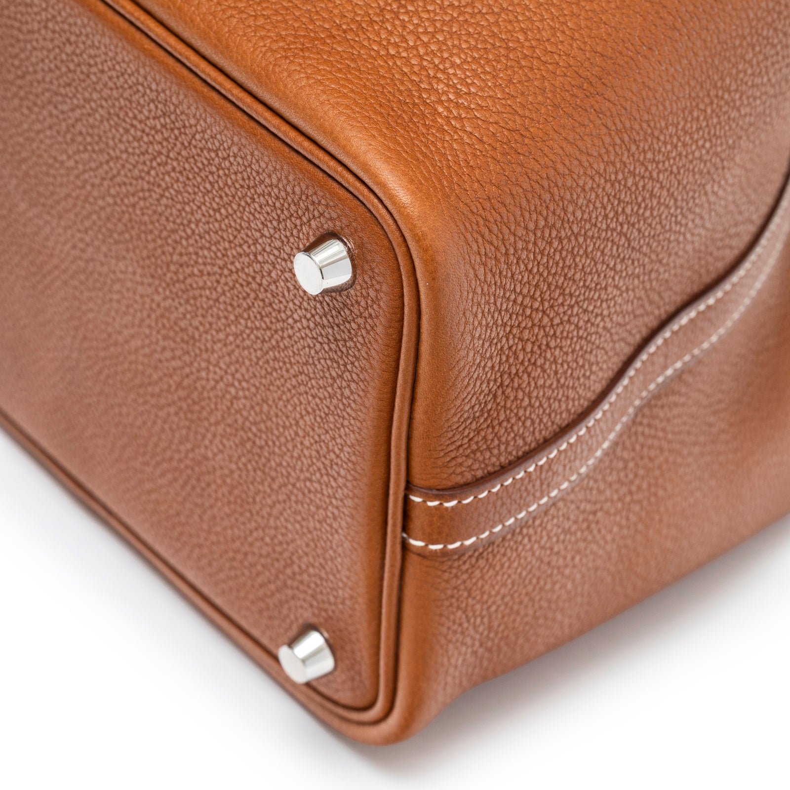 Hermès Picotin 18 Fauve Barenia Faubourg Palladium Hardware corner close up